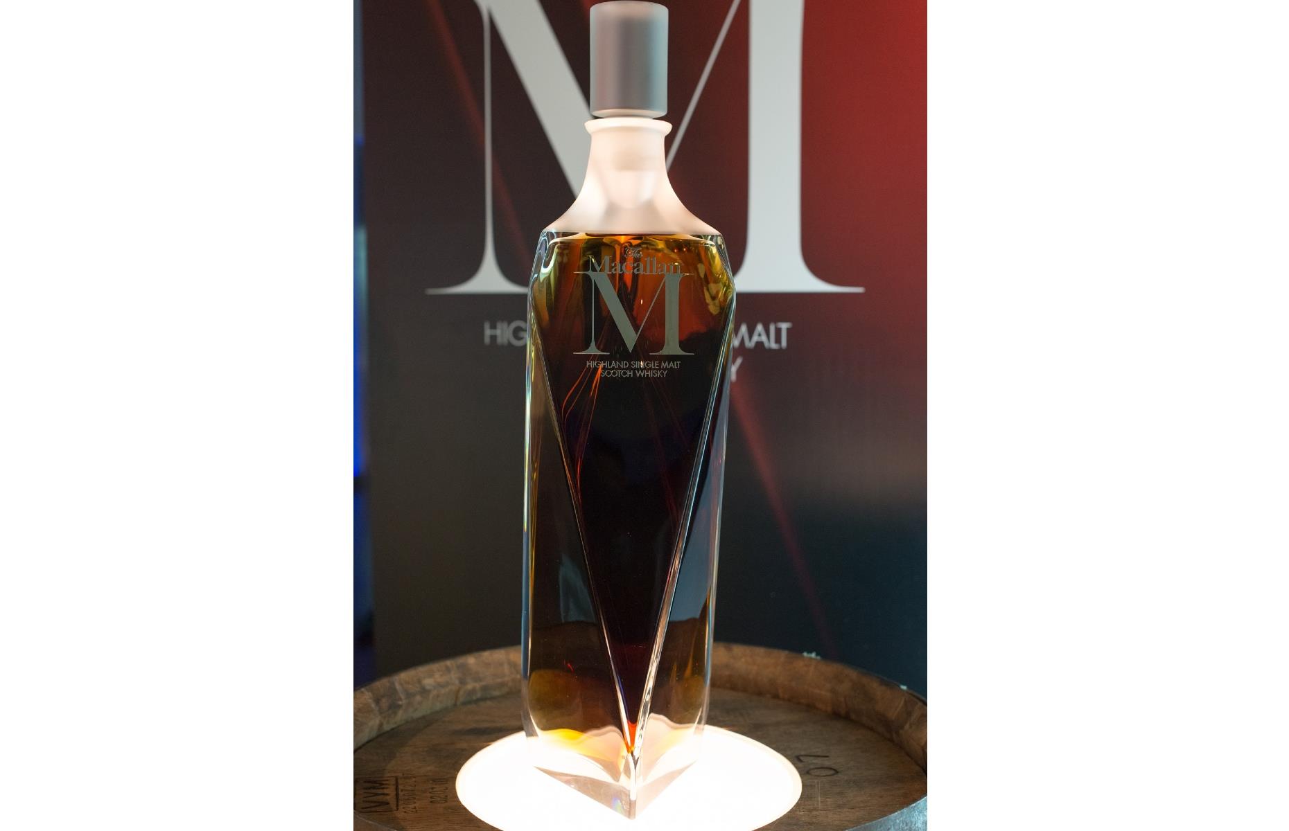 The Macallan ‘M’ in Lalique