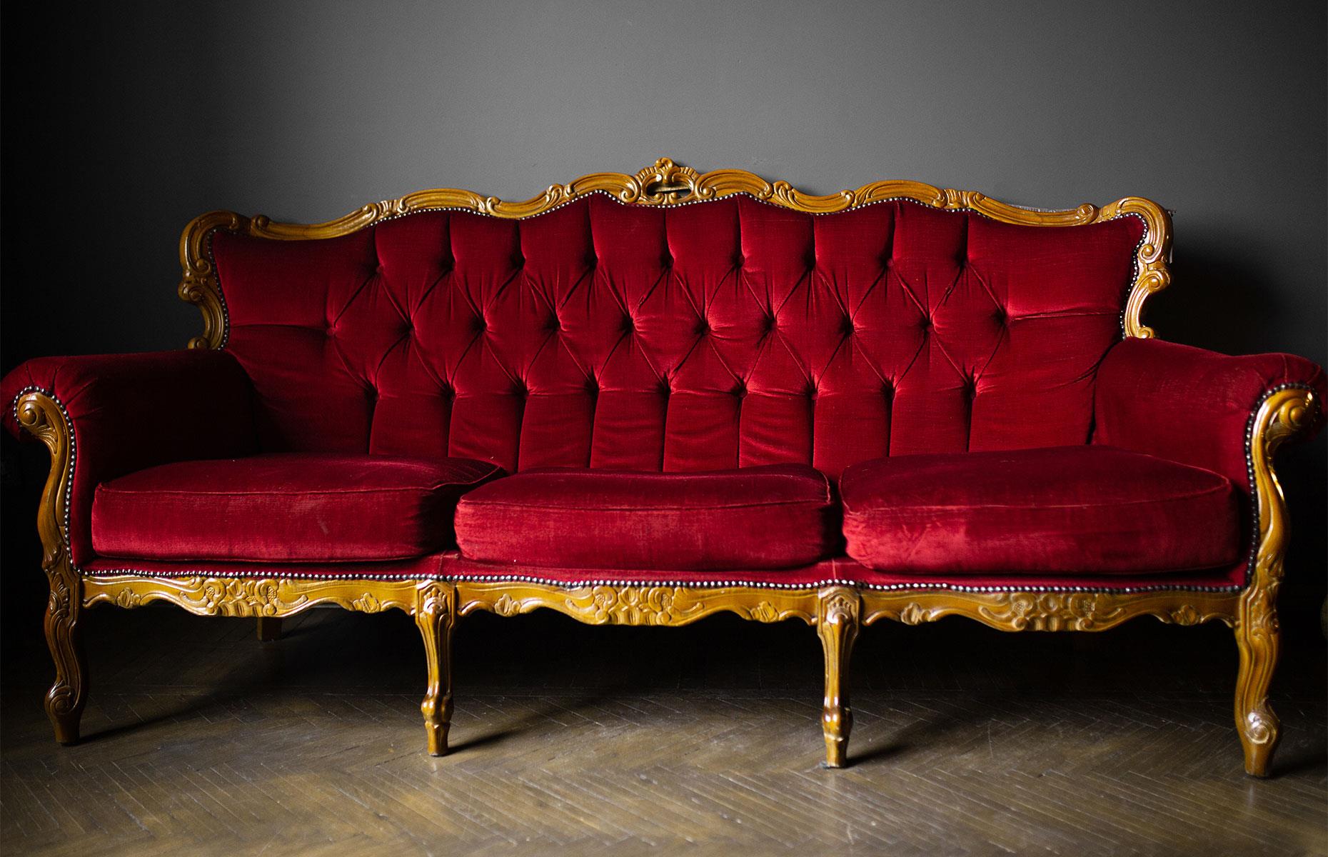 Velvet sofas: 750 AD