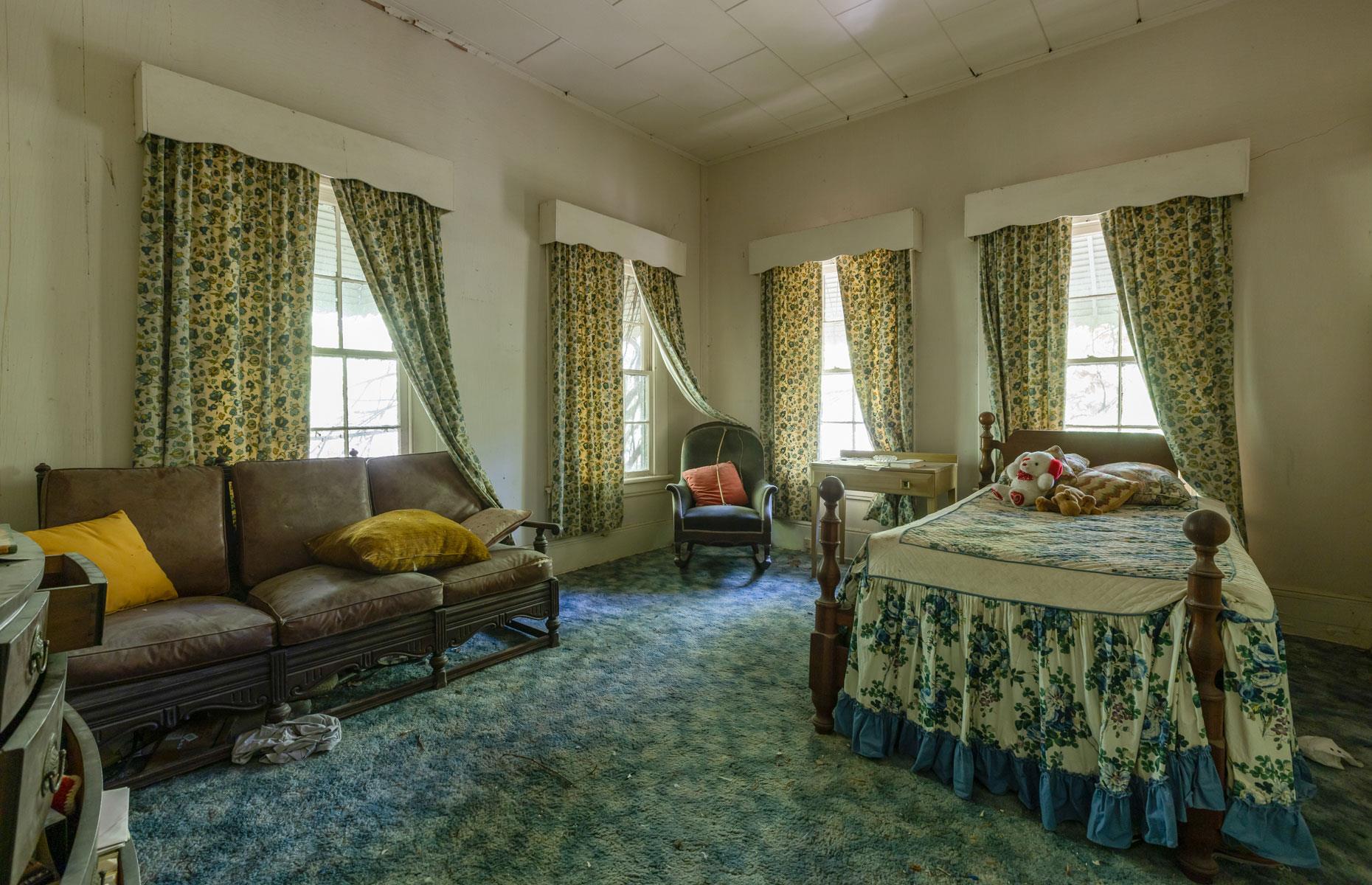 Corner bedroom