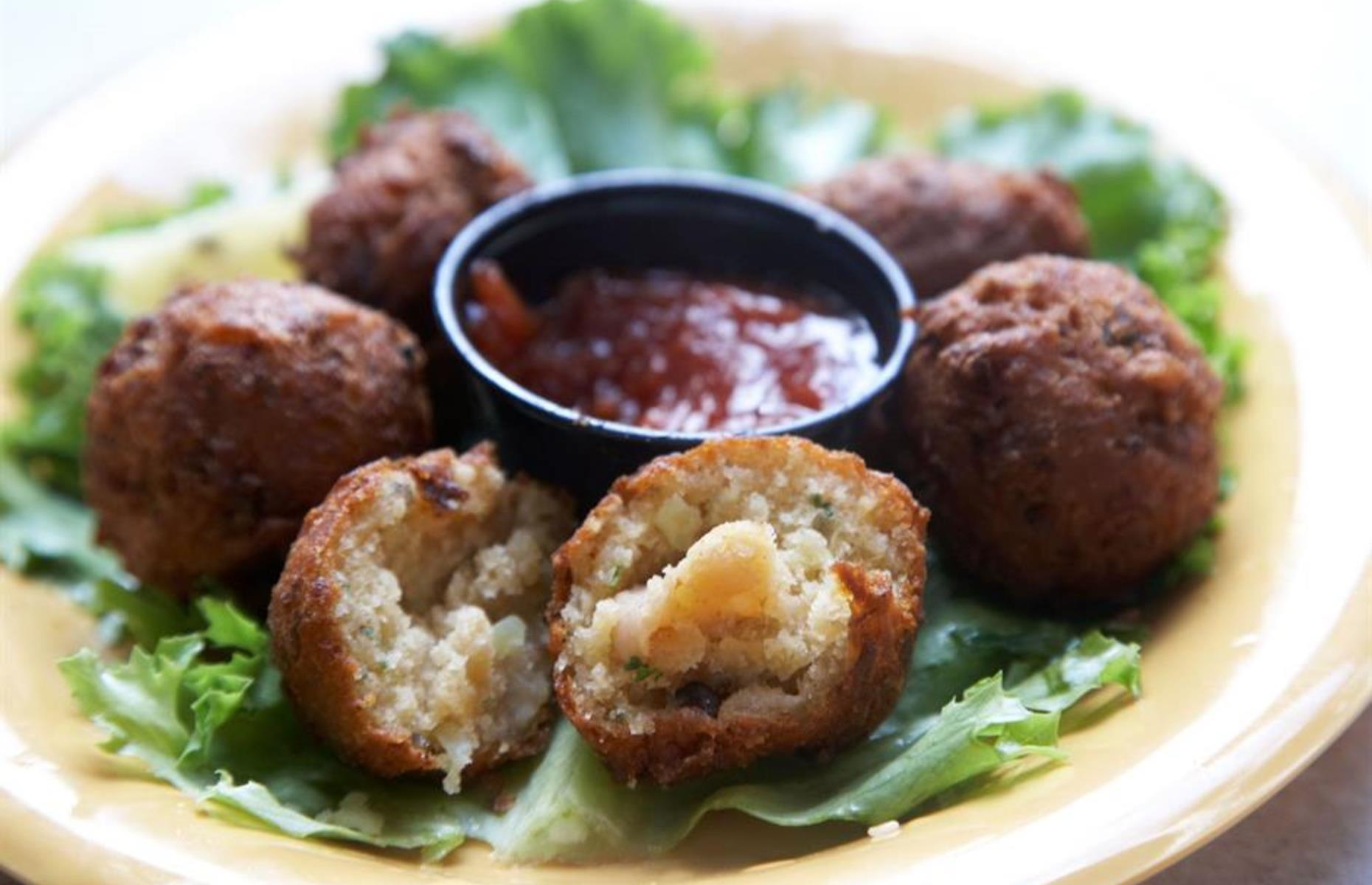 Florida: conch fritters
