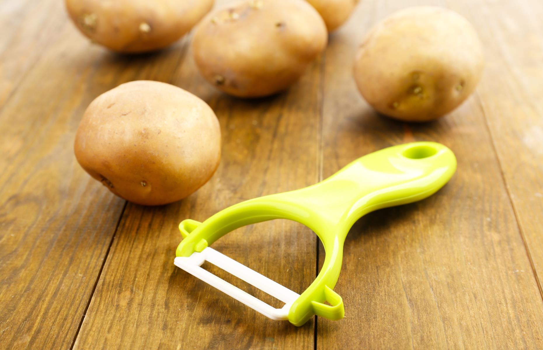 Y-shaped peeler