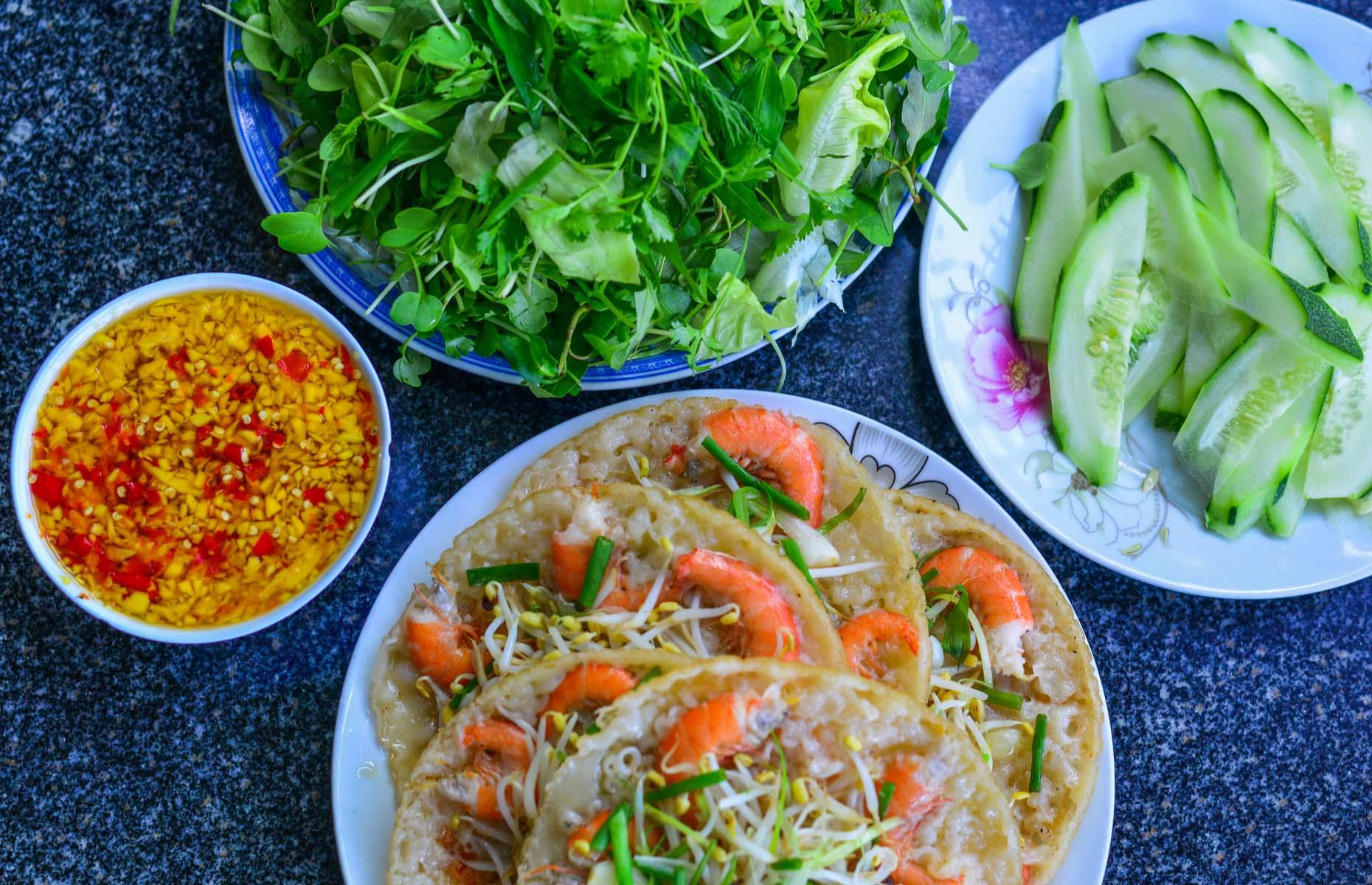 Vietnamese chicken and prawn pancakes 