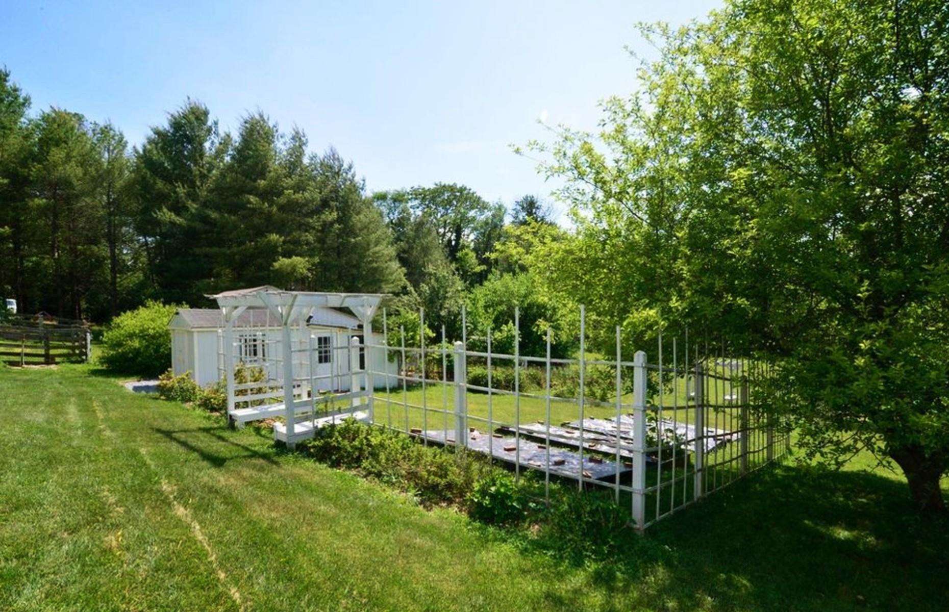 Custom-built home with fruit farm, Virginia, USA: £598,000 ($749k) 