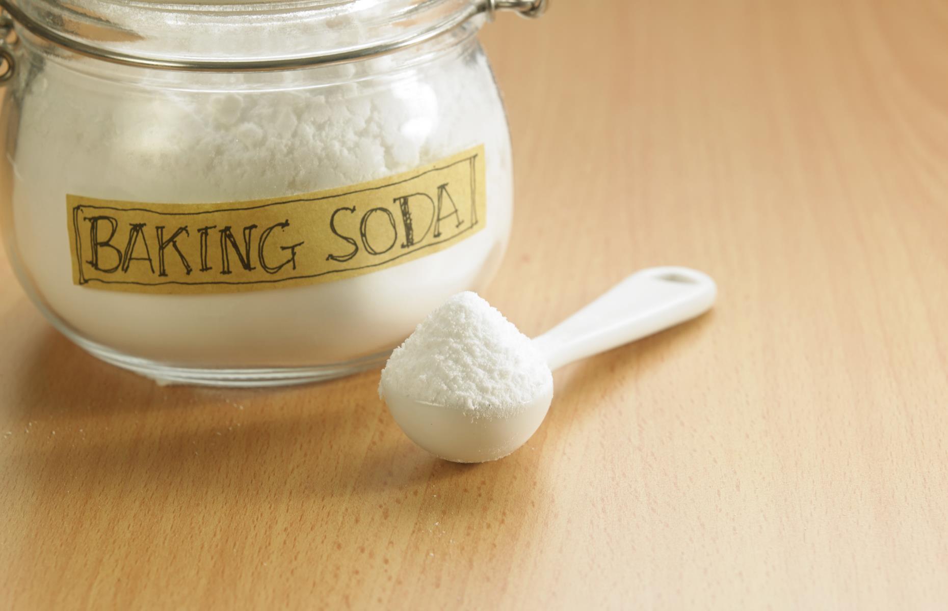 What’s the difference between baking soda and baking powder?