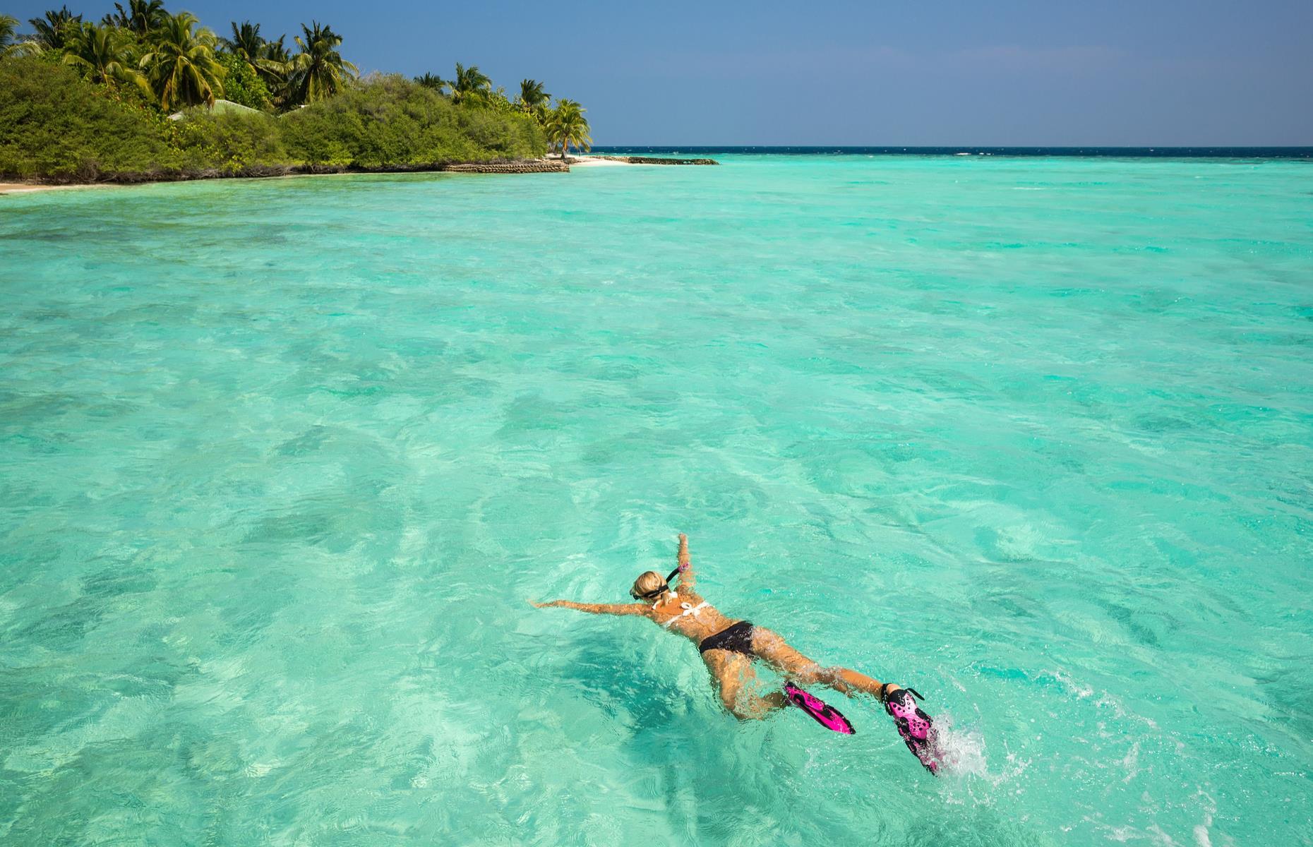 Tuvalu: 2,000 visitors per year