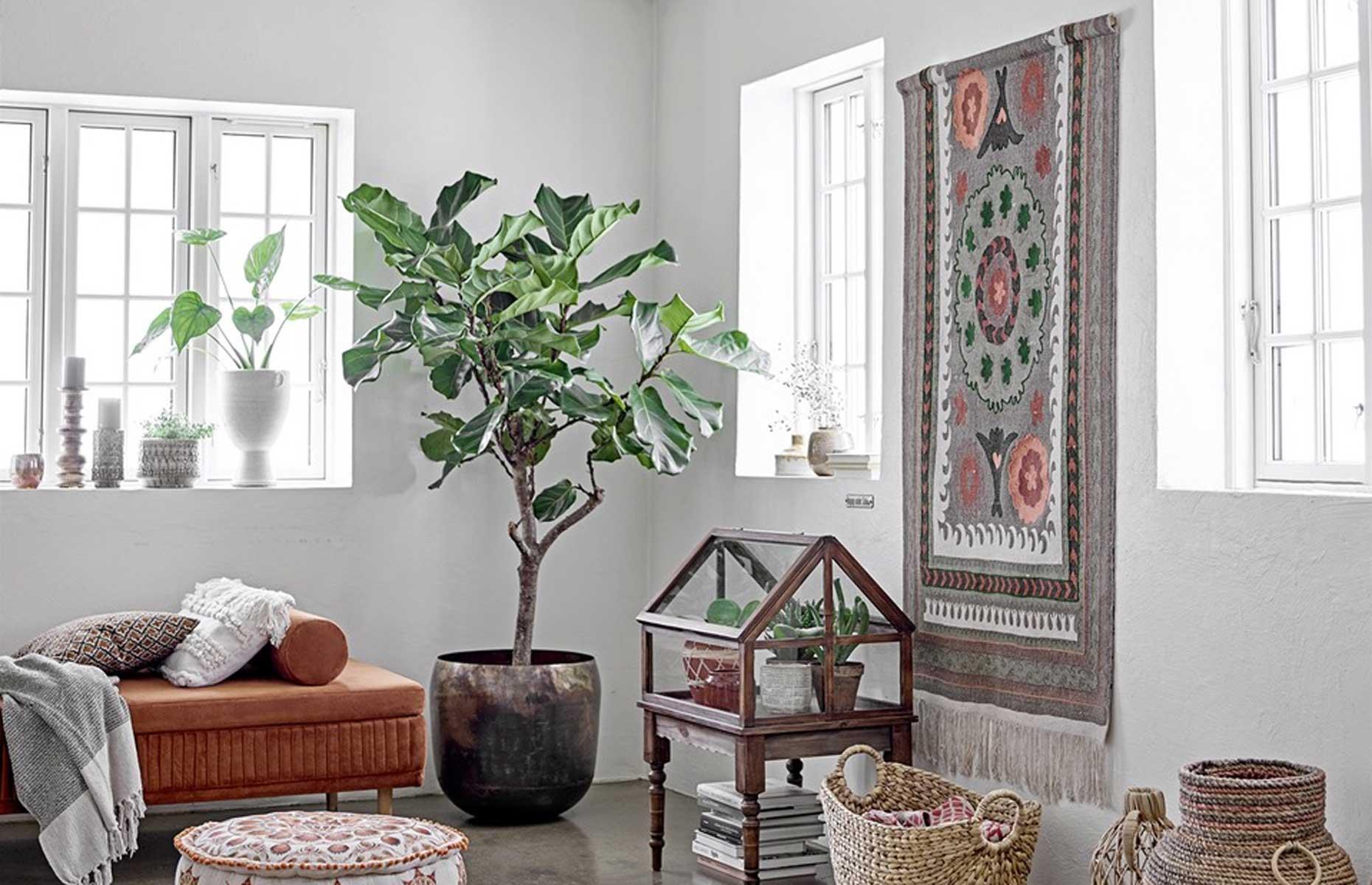 Hang focal fabrics
