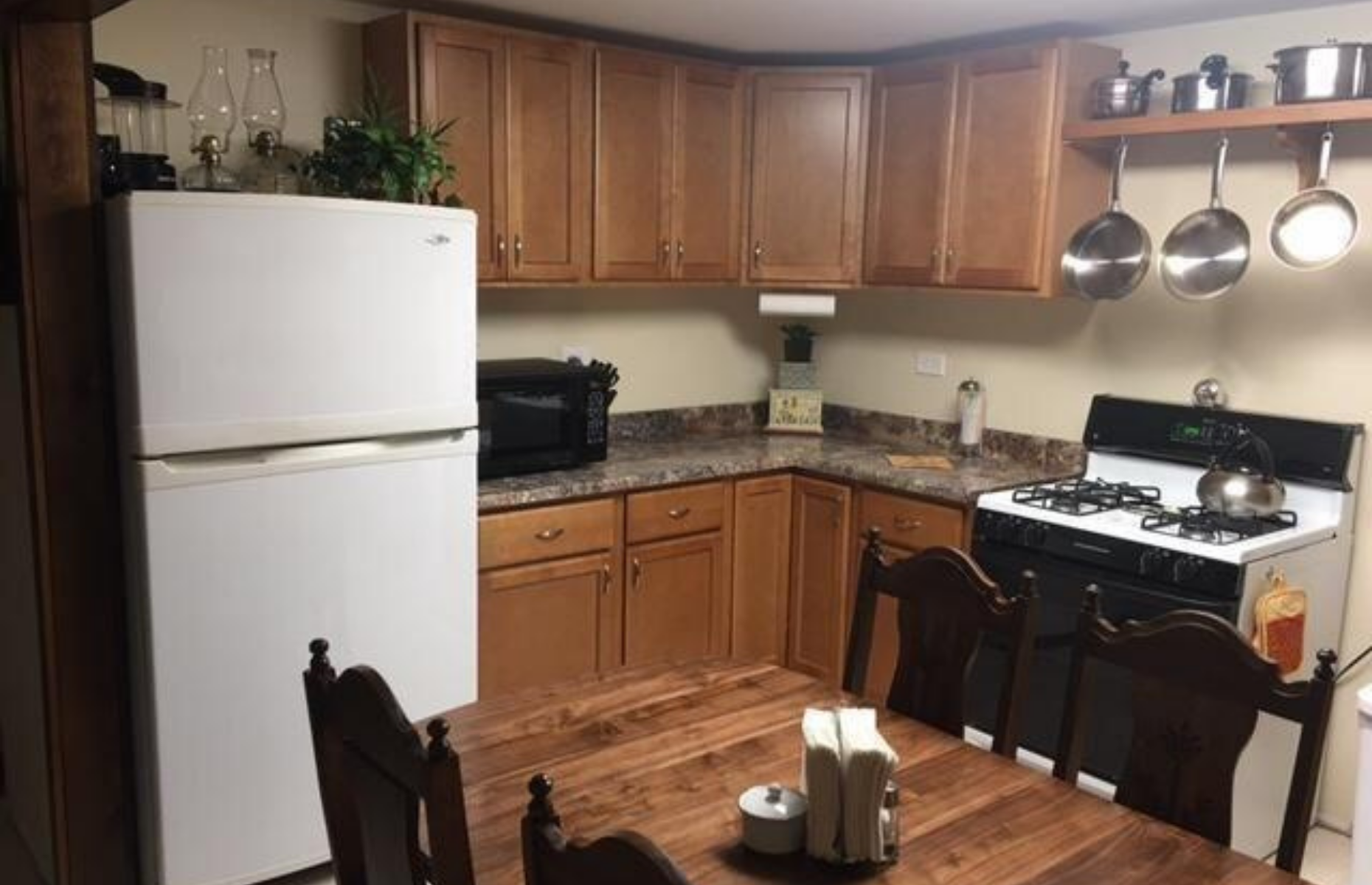 Concrete survival bunker, Missouri, USA: $314,900