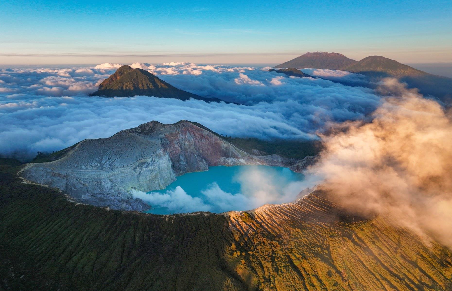 19. Kawah Ijen Volcano, Indonesia