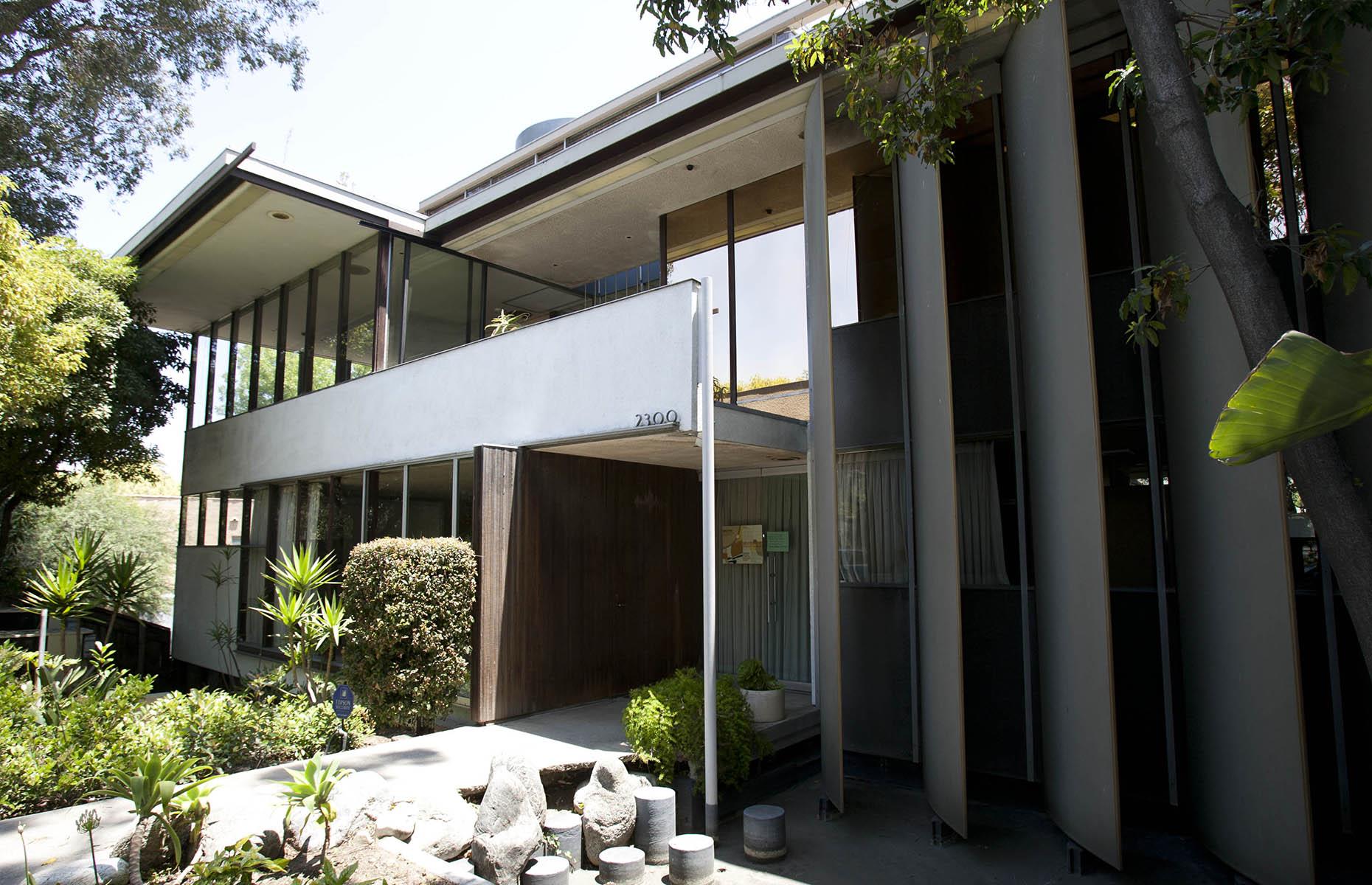 Richard Neutra's space age treehouse, California, USA 