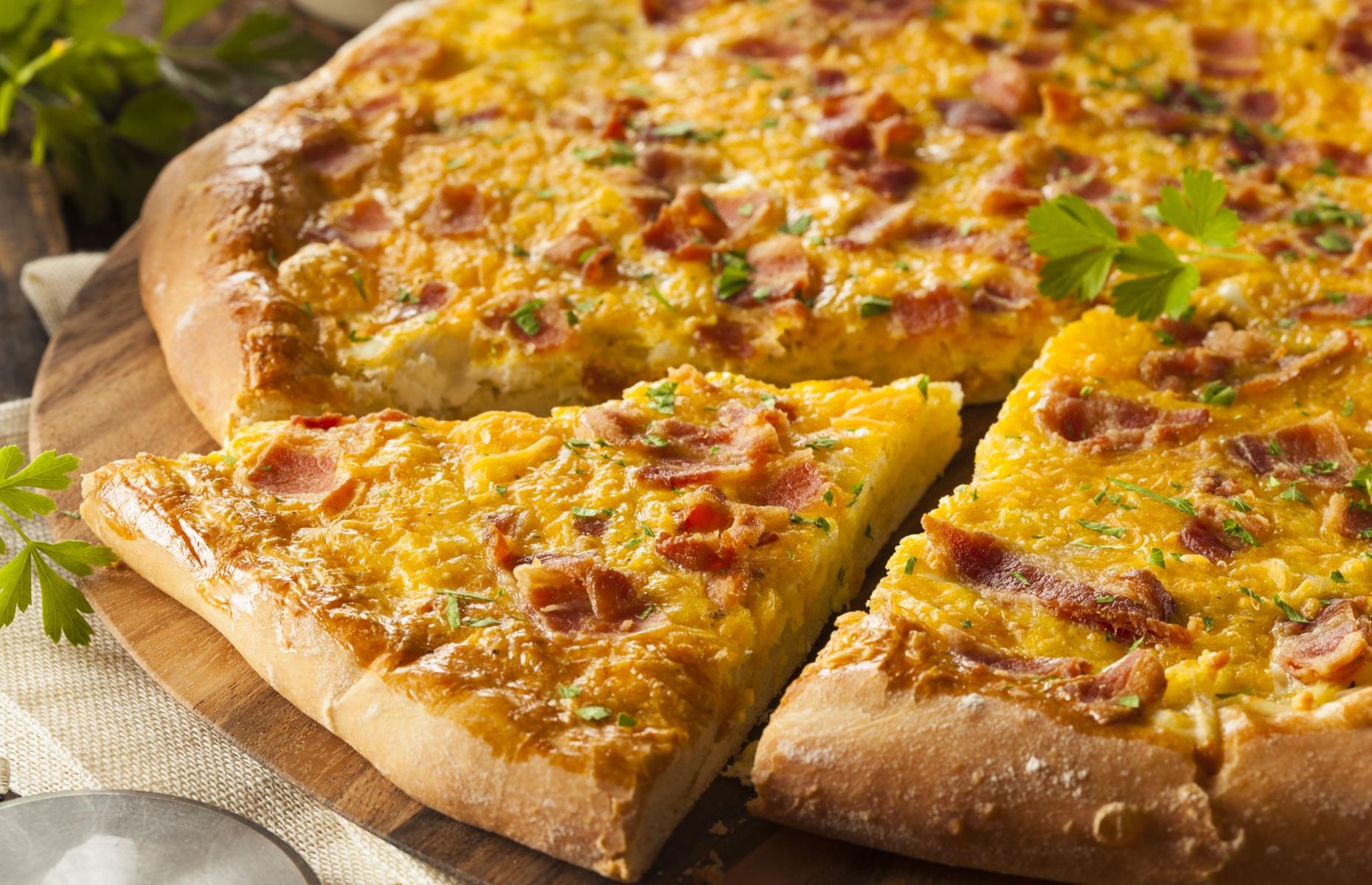 Iowa: breakfast pizza