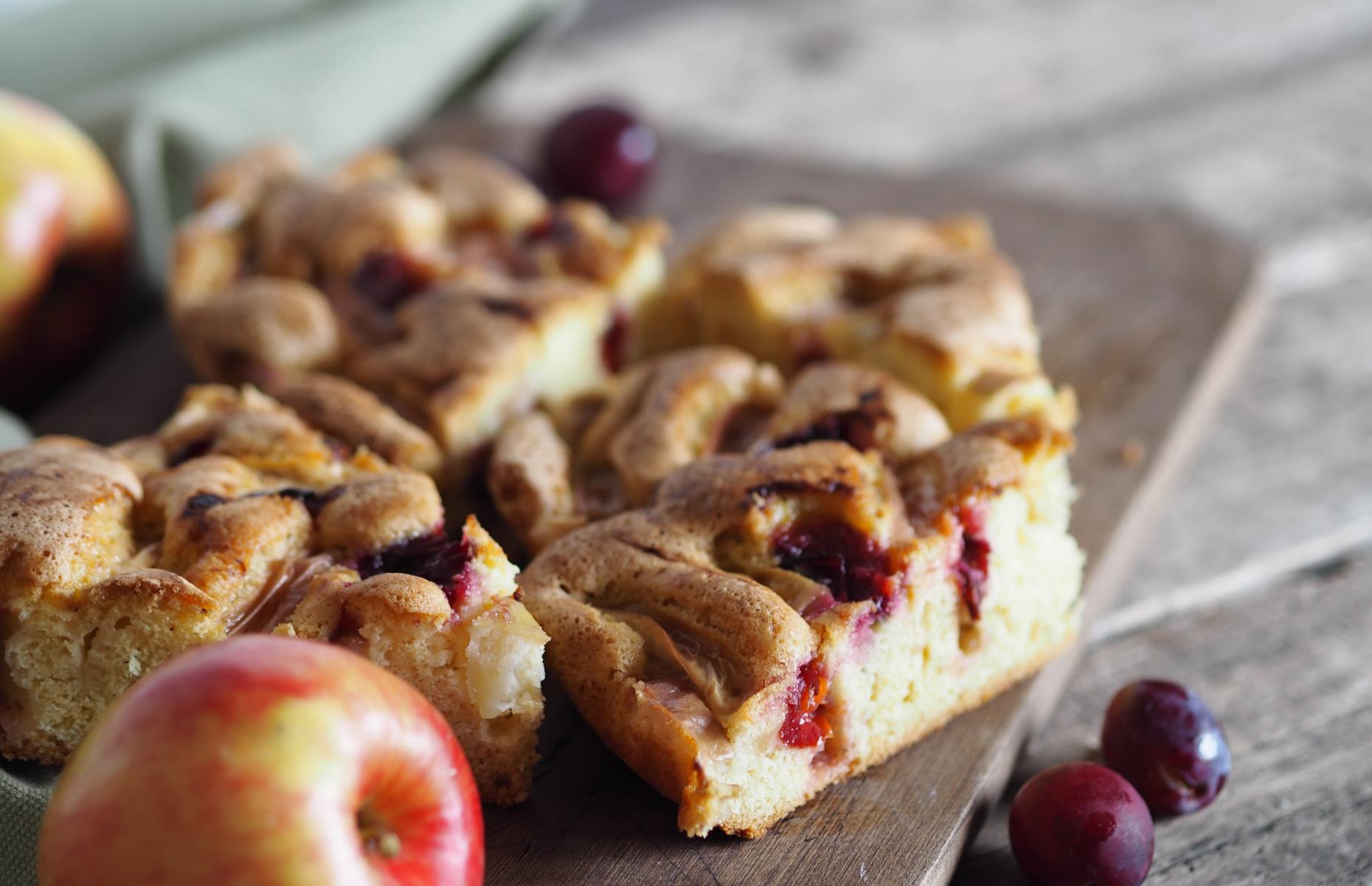 Apple and plum cake