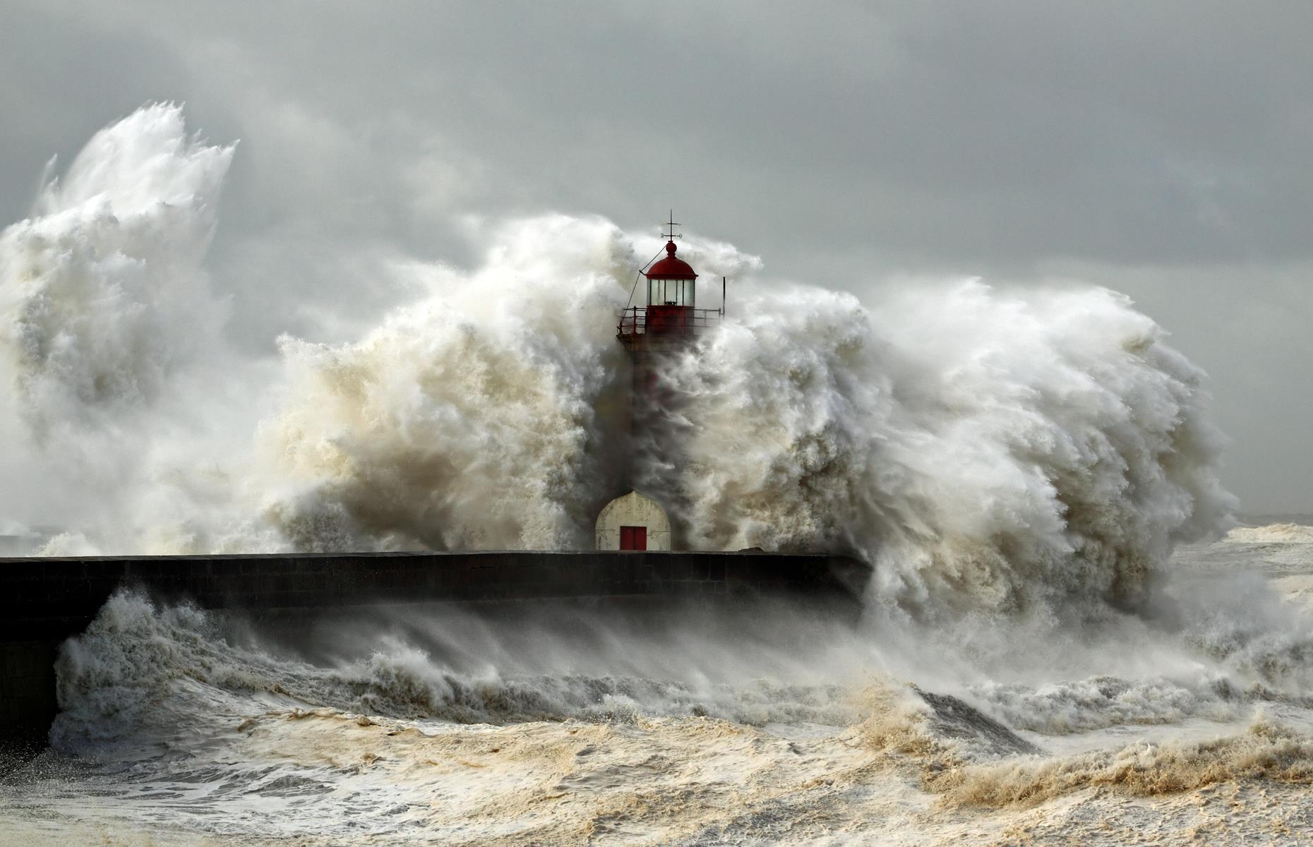Waves, Porto, Portugal