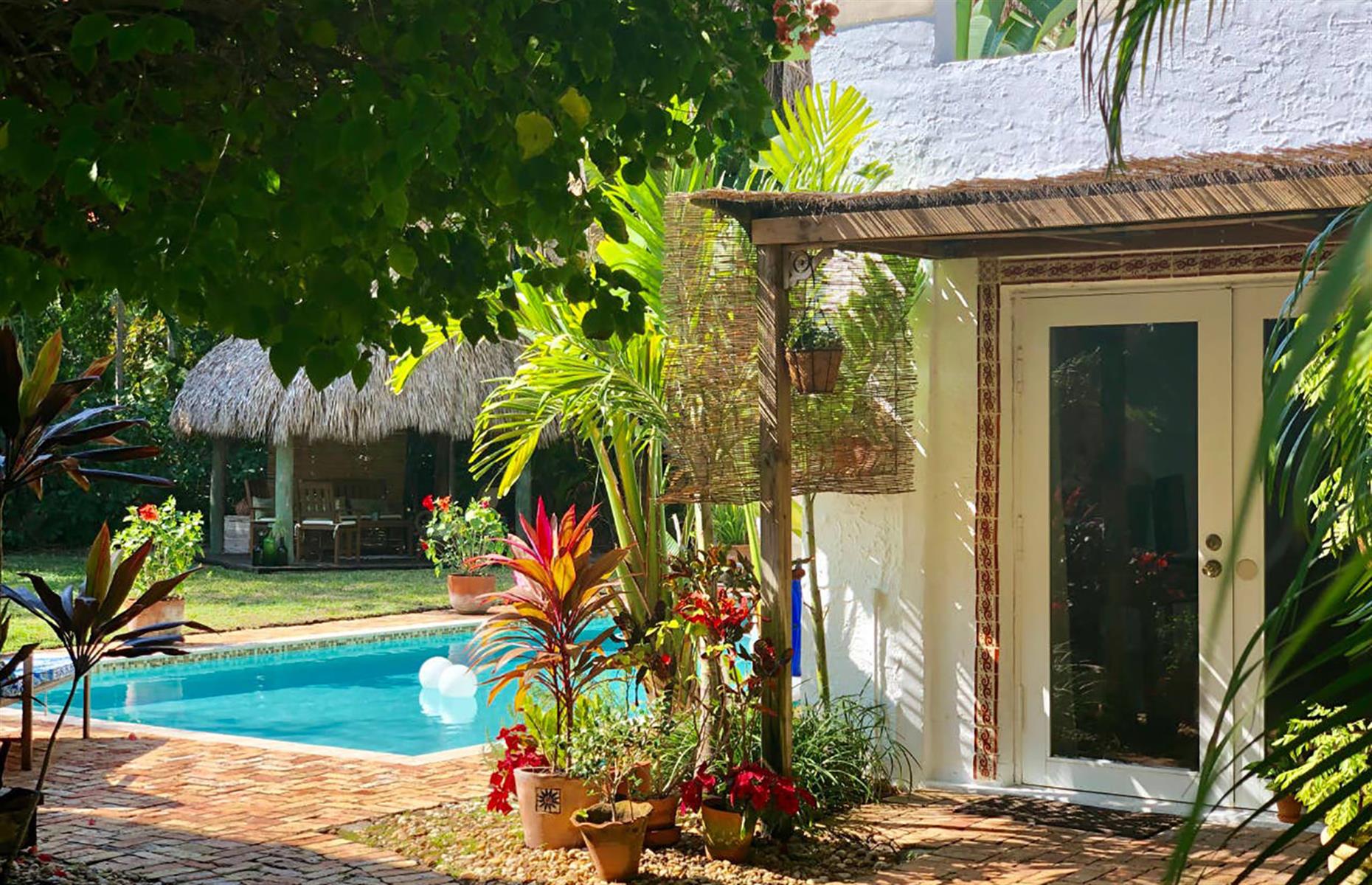 Florida: cozy cottage, Miami