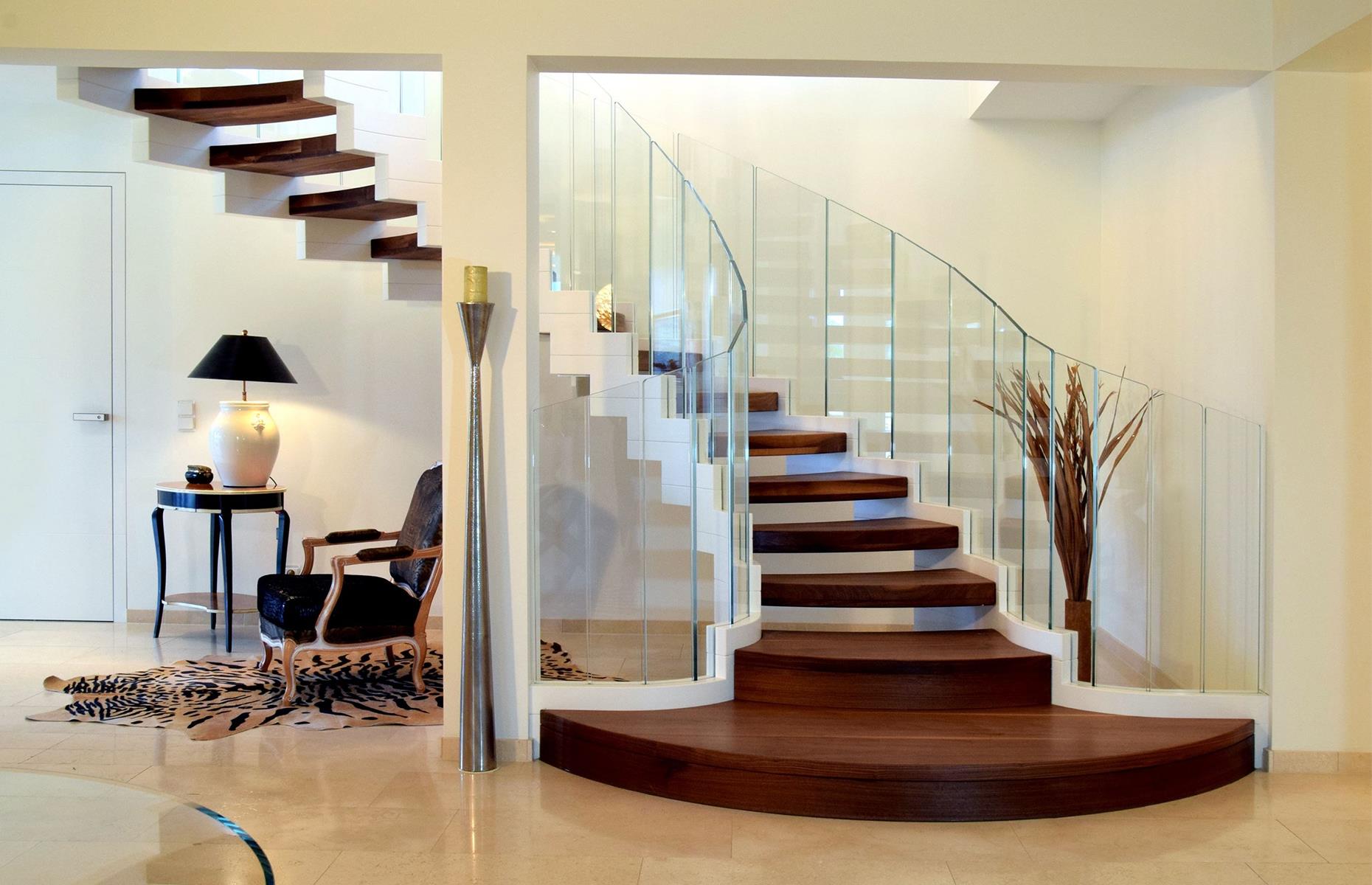 Helical staircase
