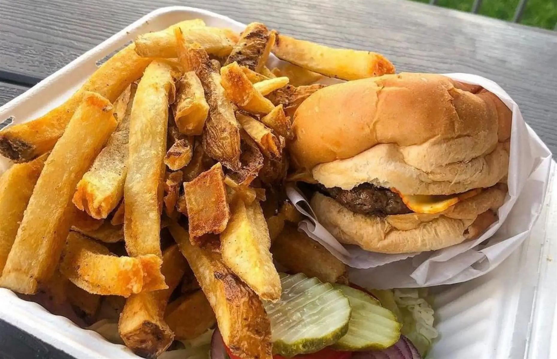Tennessee: Riverside Grillshack & Uber Tuber, Nashville