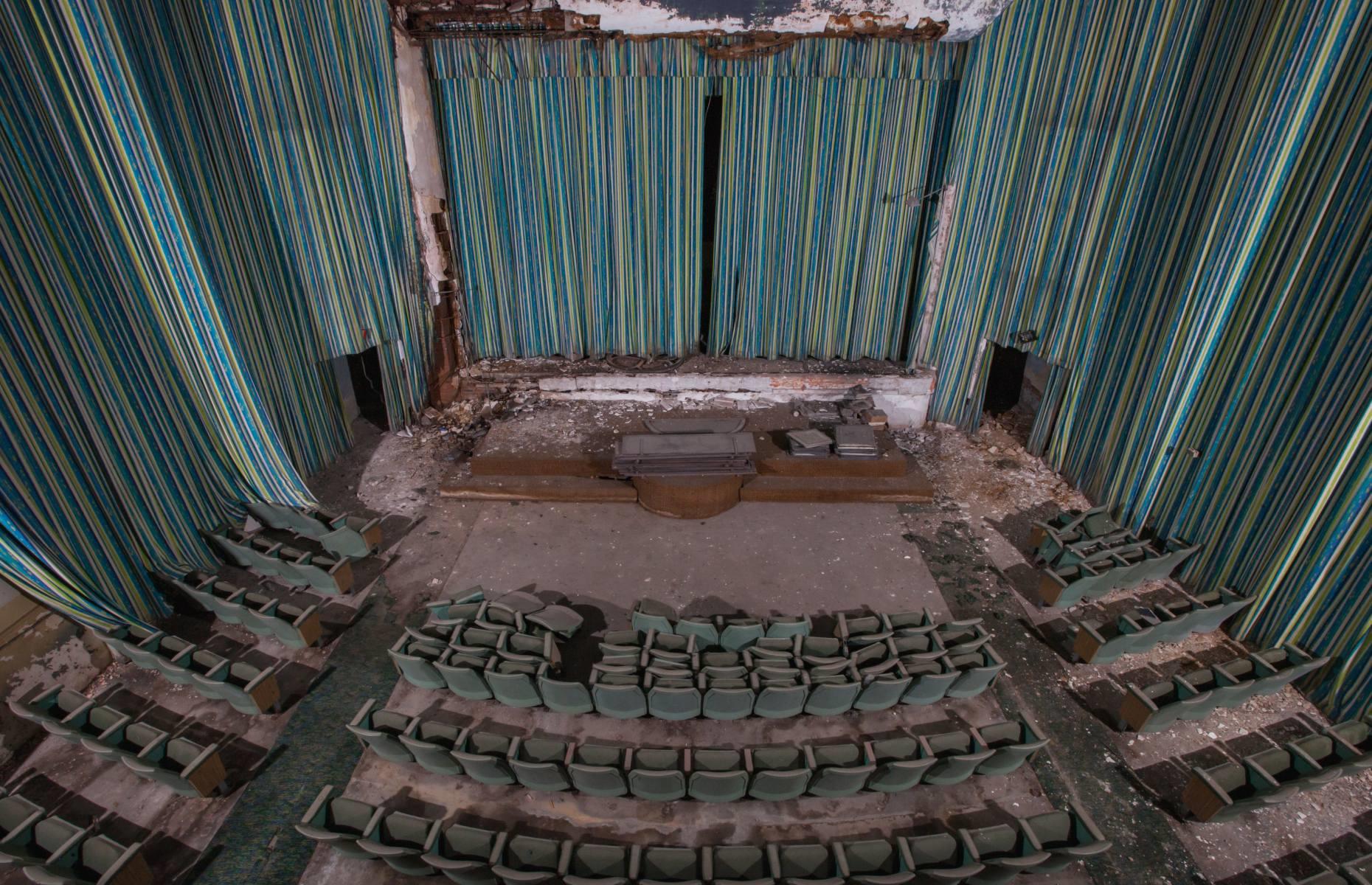 Eerie abandoned theatre in Florence, South Carolina