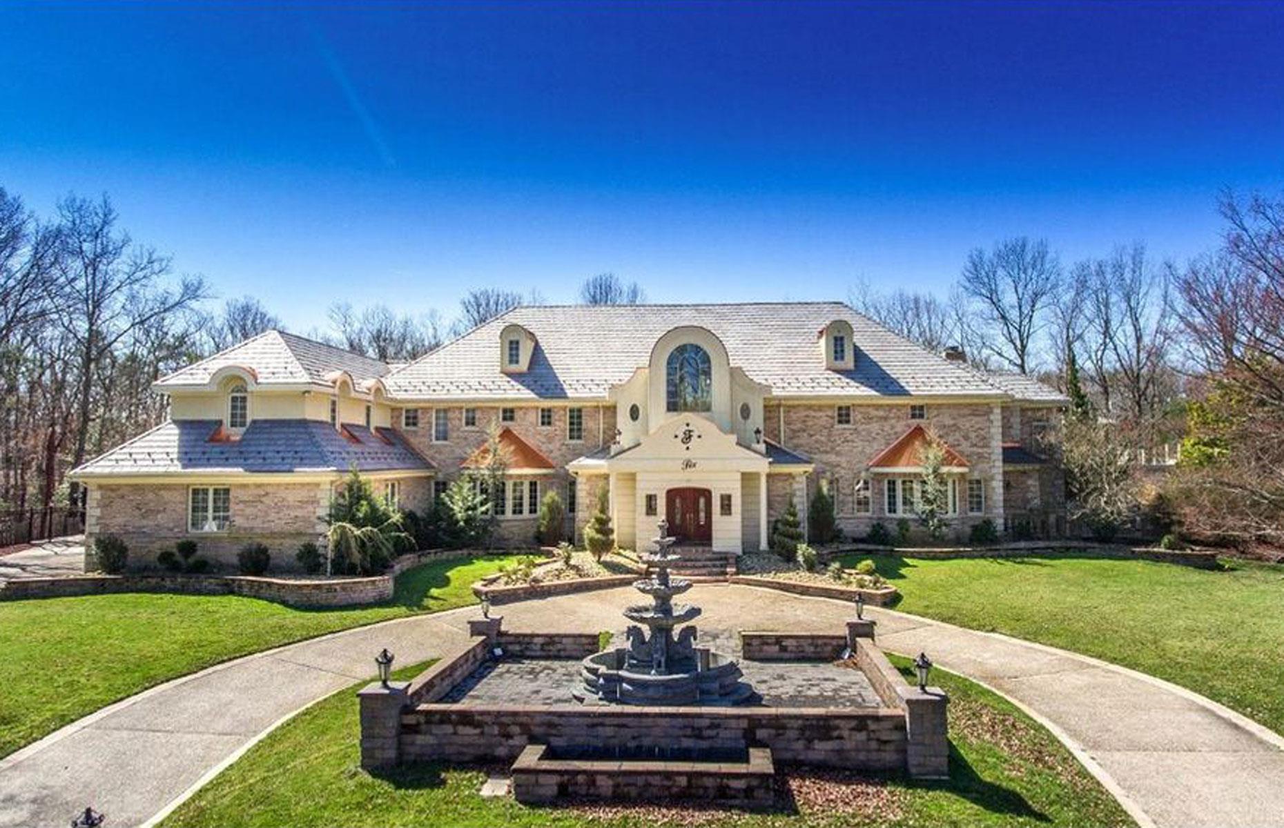 New Jersey manor with hidden entertainment
