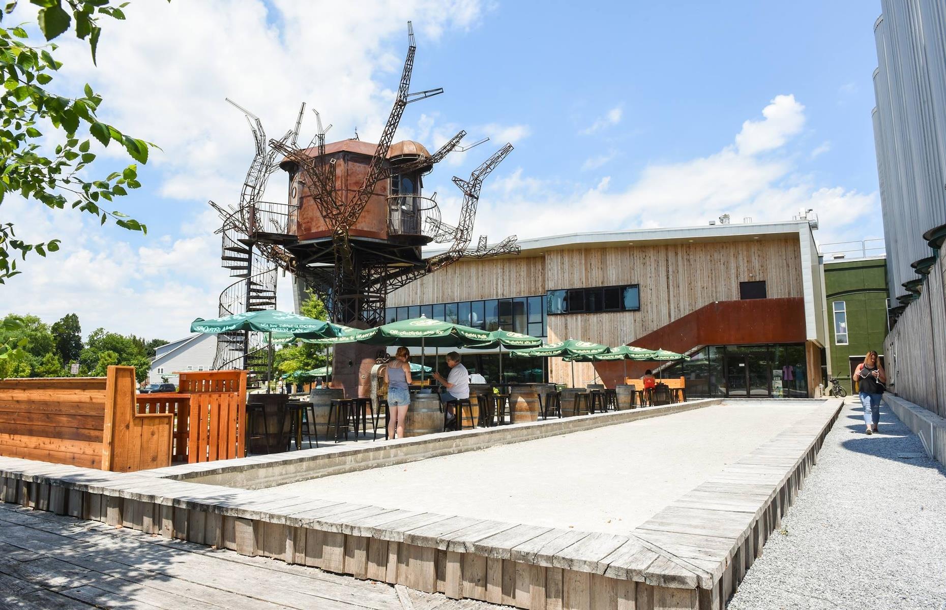 Delaware: Steampunk Treehouse, Milton