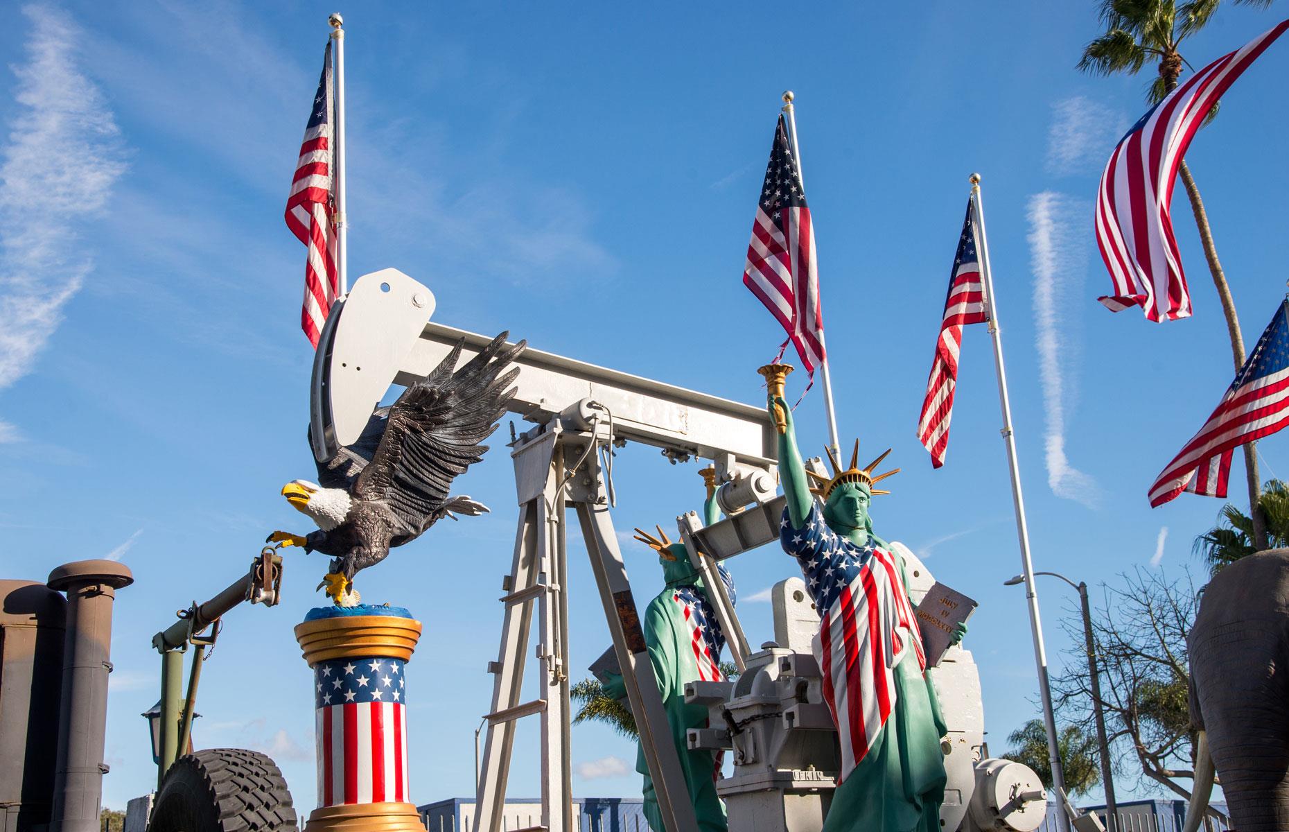 1. United States: 16.585 million barrels per day