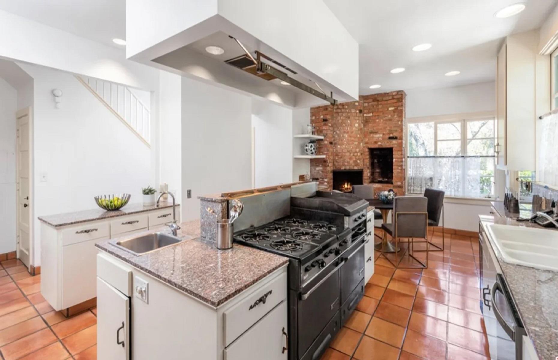 Helen Mirren's Hollywood Hills home: listed for $18.5 million