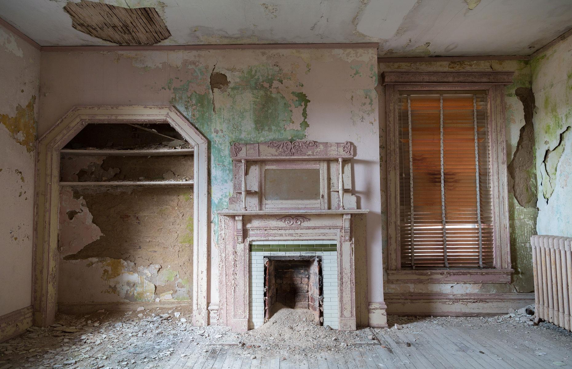 Rundown bedroom 