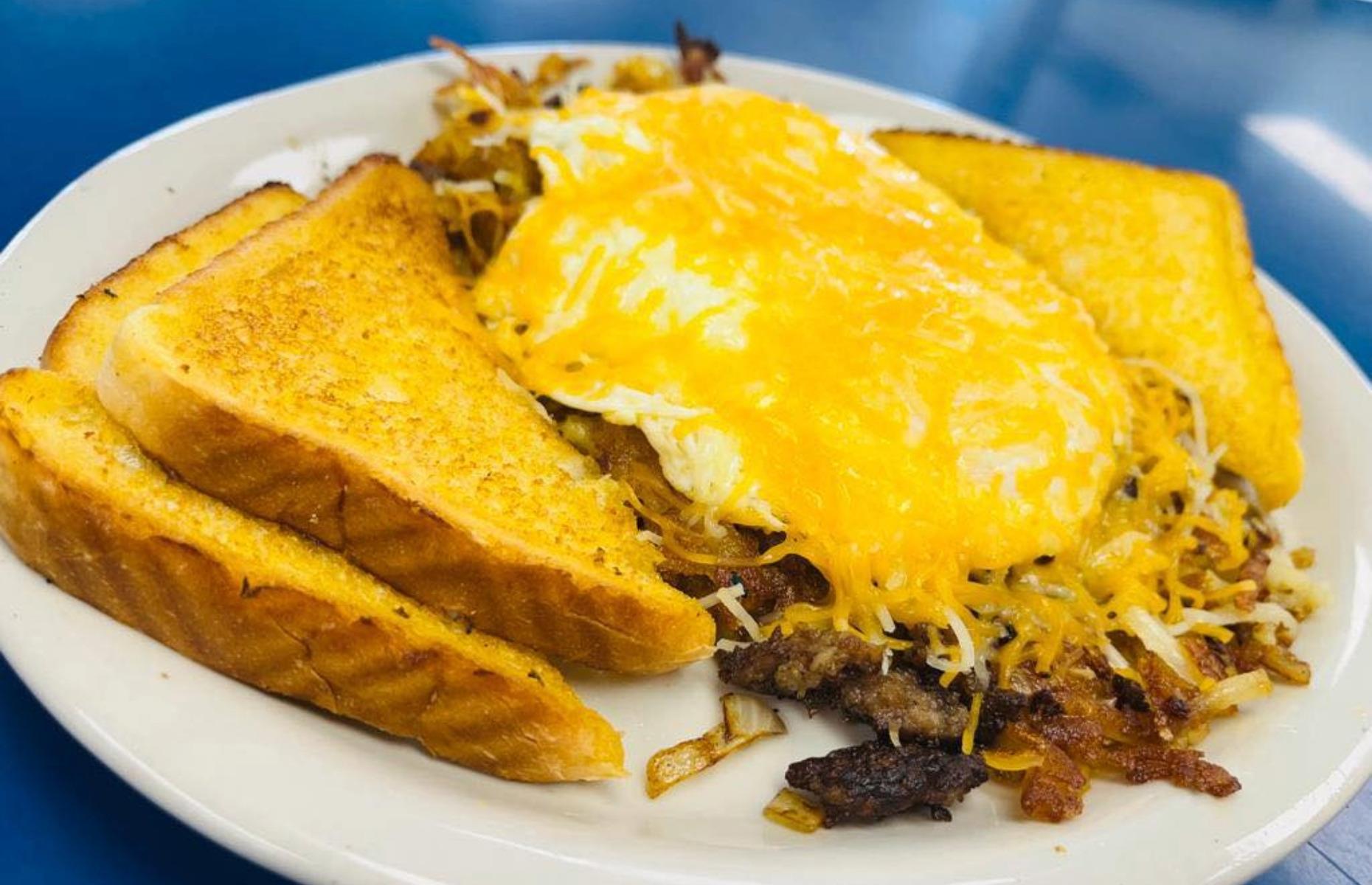 Mississippi: 61 Hobo Breakfast, Blue and White Restaurant, Tunica