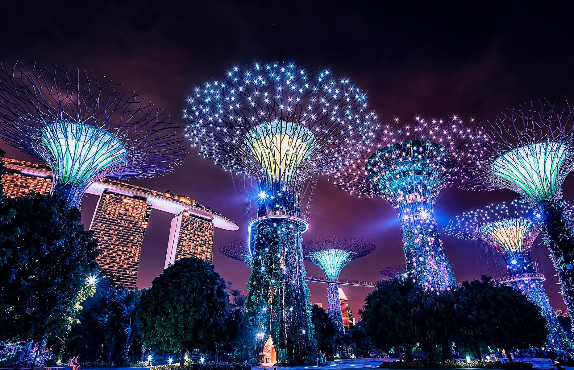 Singapore (3,598 UHNWIs)