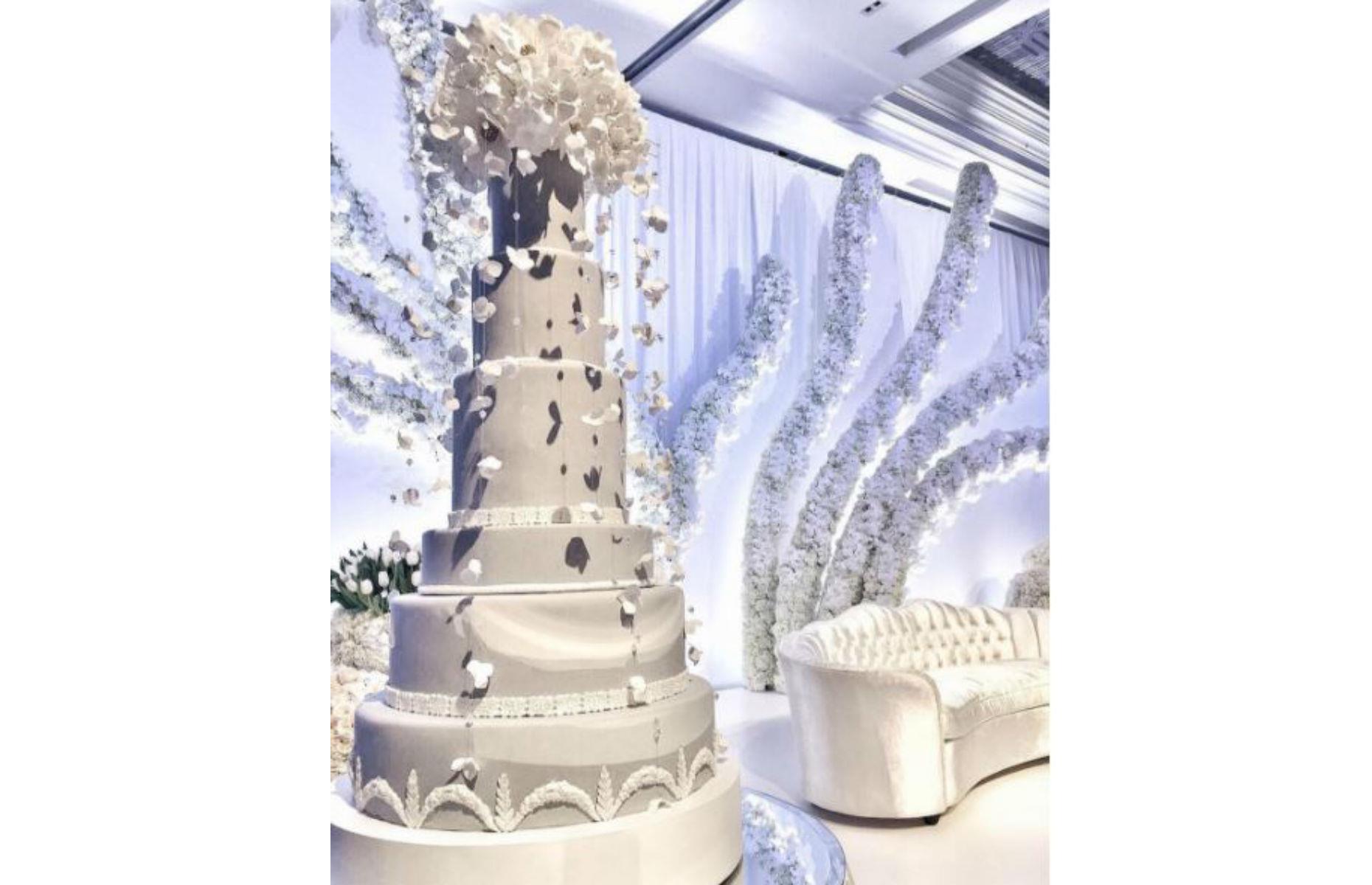 Silver surfer – The Caketress, Dubai
