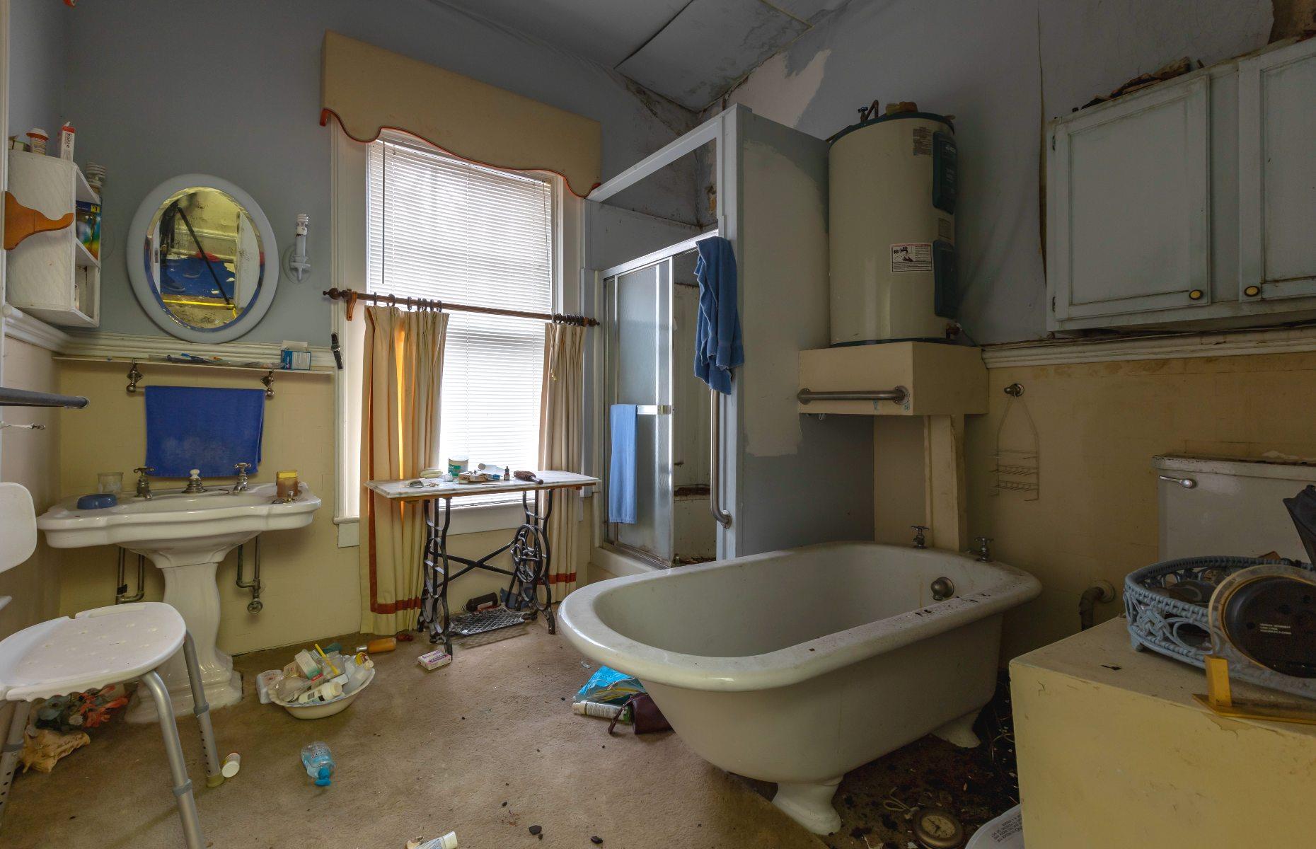 Decaying bathroom