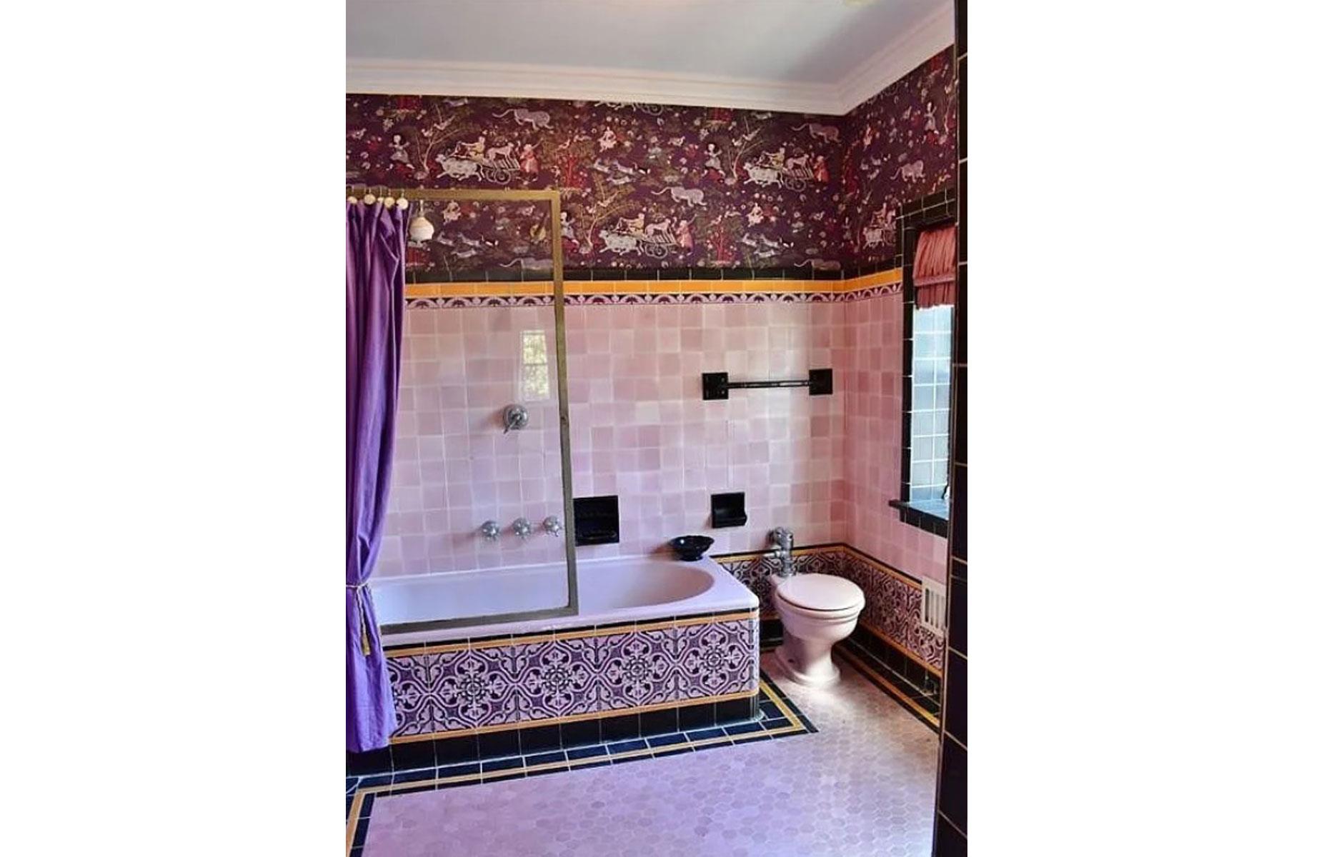 Bathroom décor 