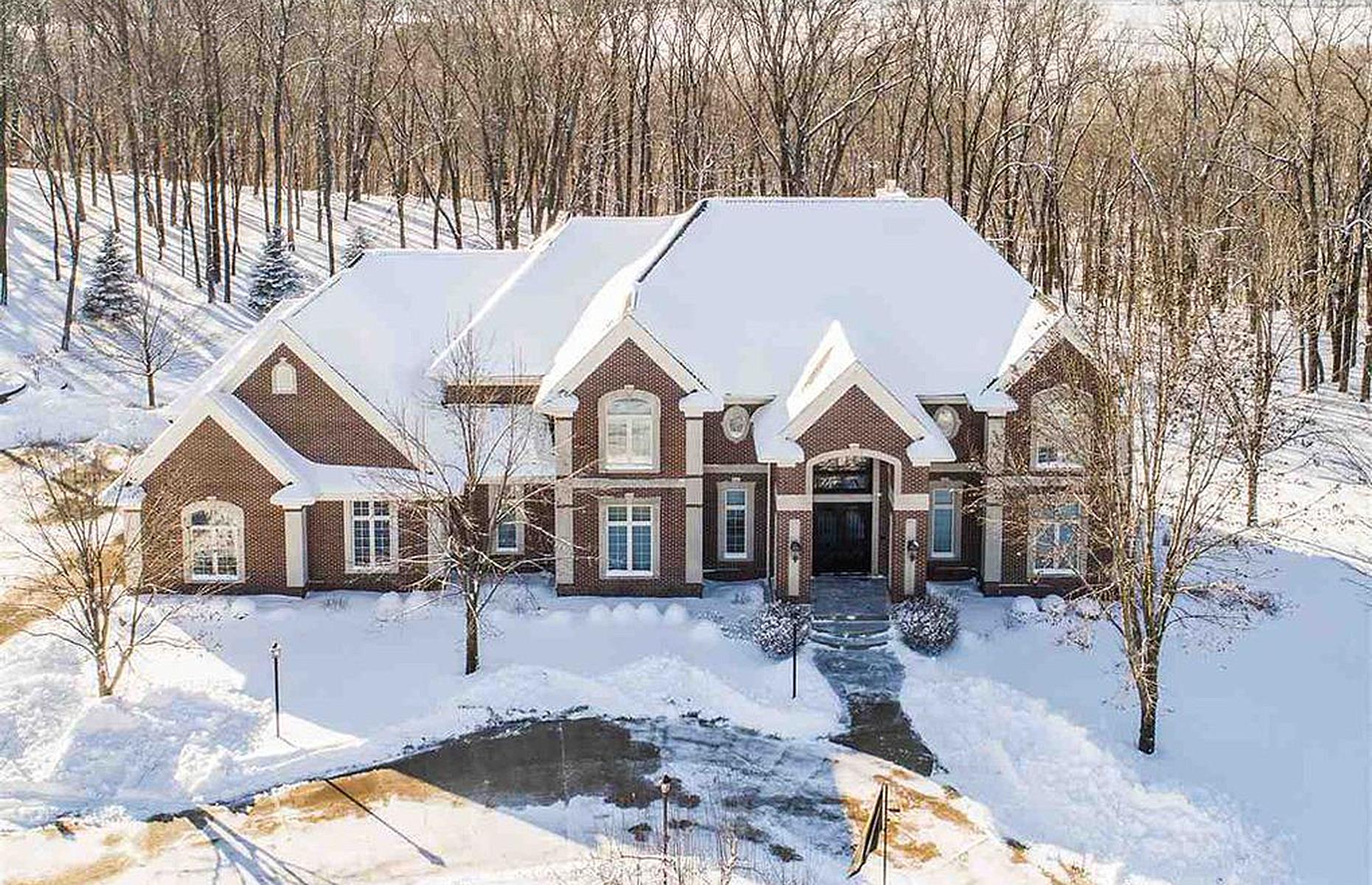 Iowa: Wilderness mansion, Springville, £1.5 million (£1.1m): The most incredible homes for sale in every US state