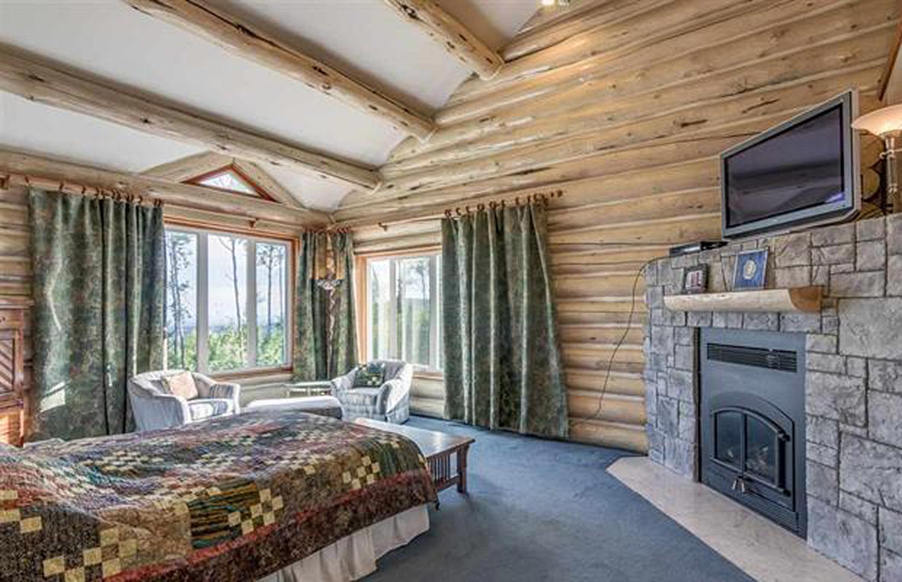 White pine cabin, Alaska, USA: $930,000 (£710k) 