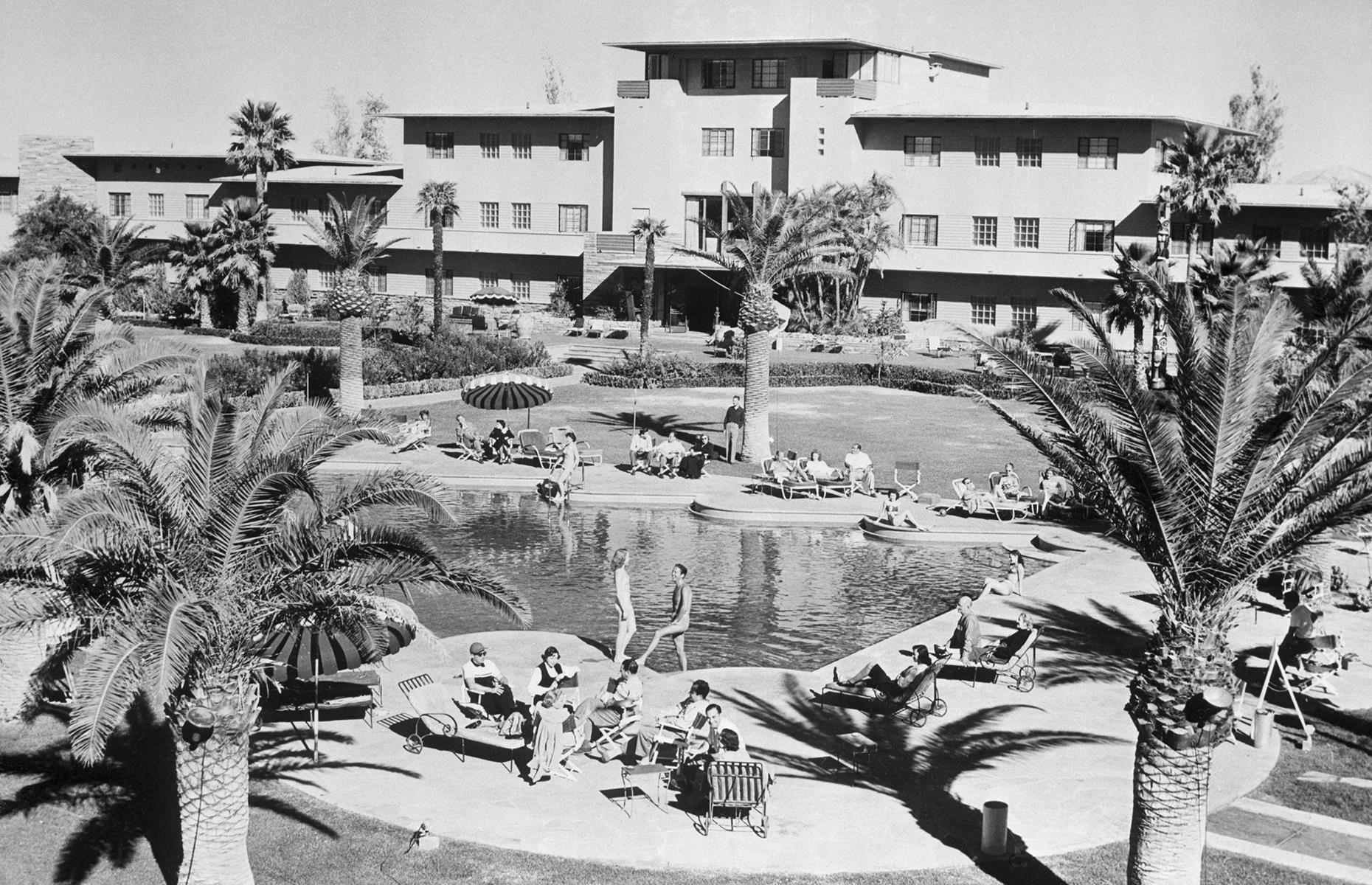 c.1949: guests relax at Hotel Flamingo