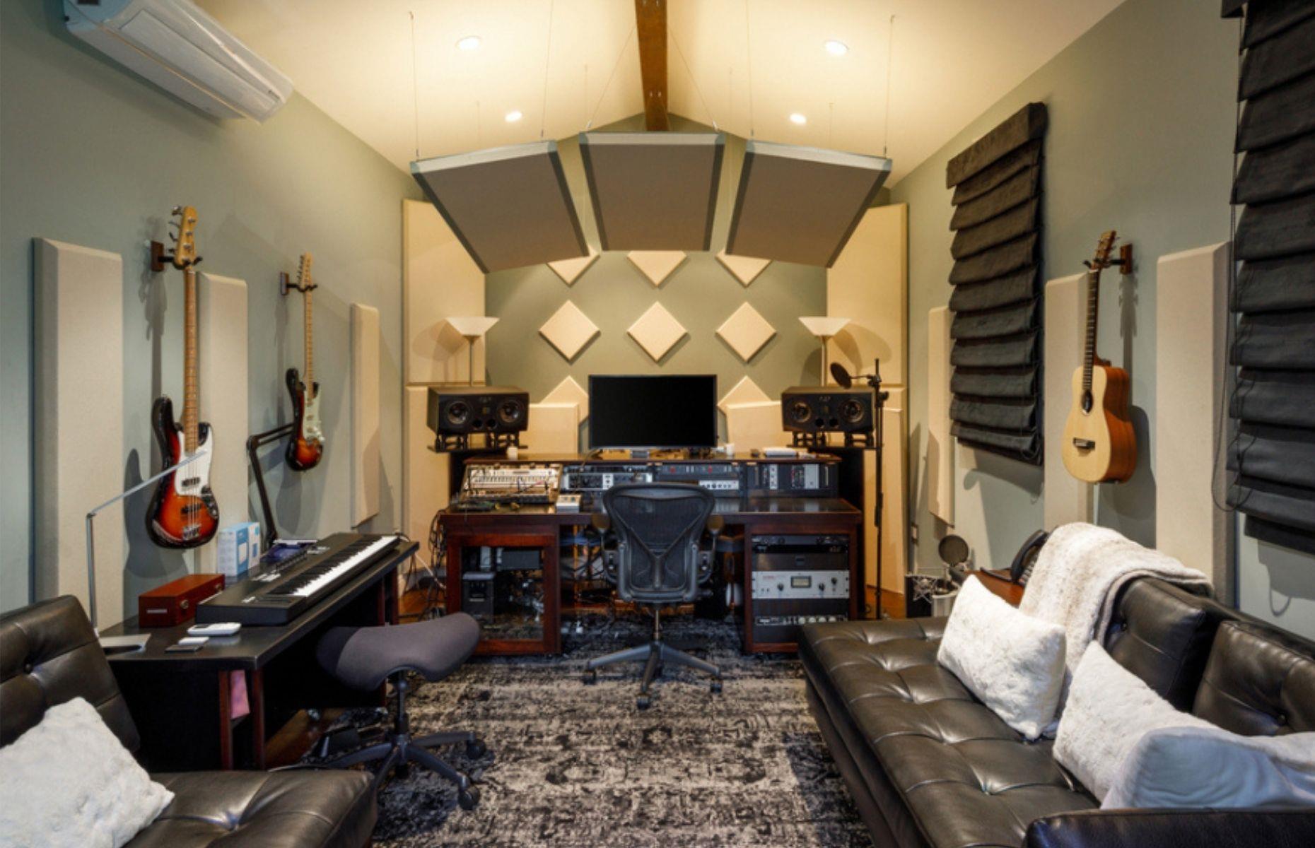 Liam Payne's Calabasas crib: sold for $10.2 million