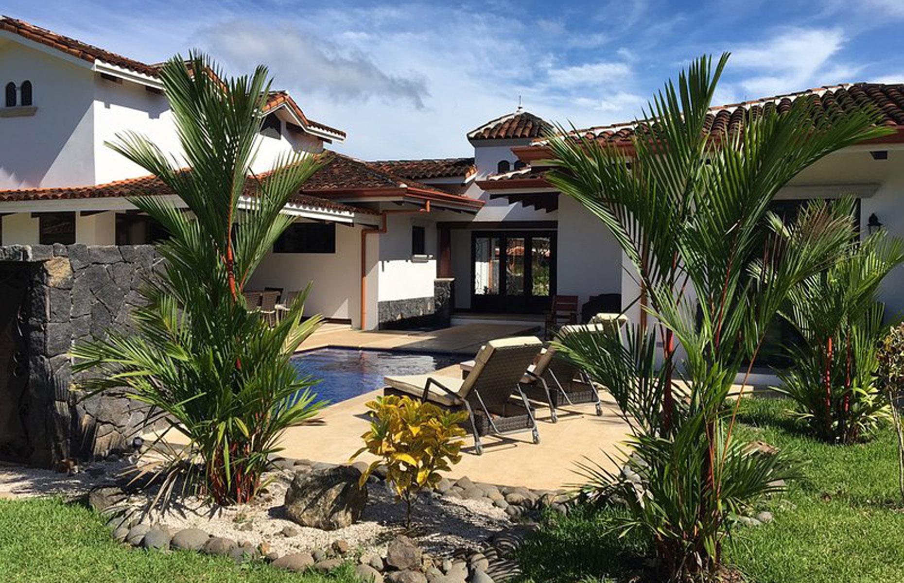 1. High-end: Pura Vida House, Tamarindo, Costa Rica