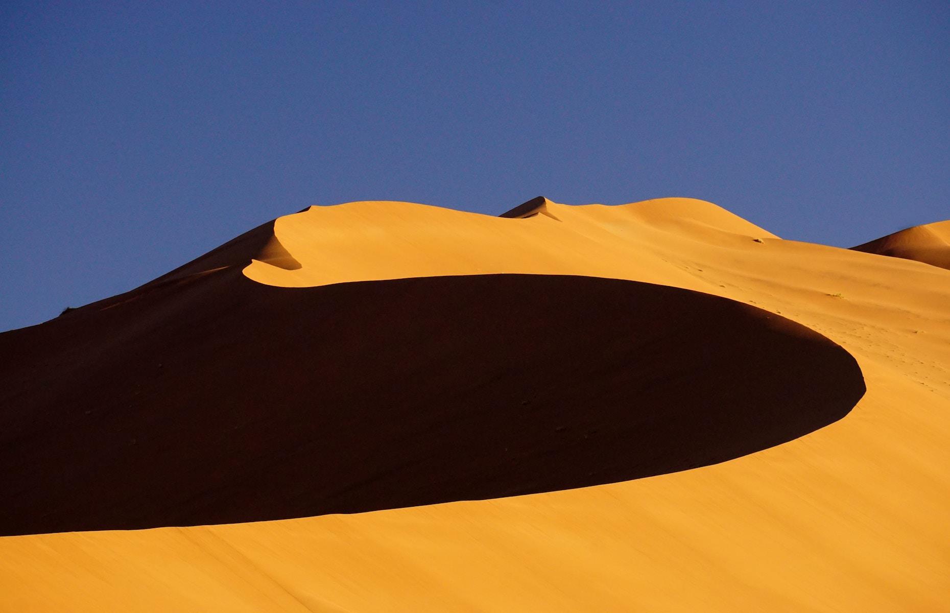 Big desert. Песчаные дюны Калахари. Песочные горы. Песчаные дюны Намибии. Горы в пустыне Намиб.