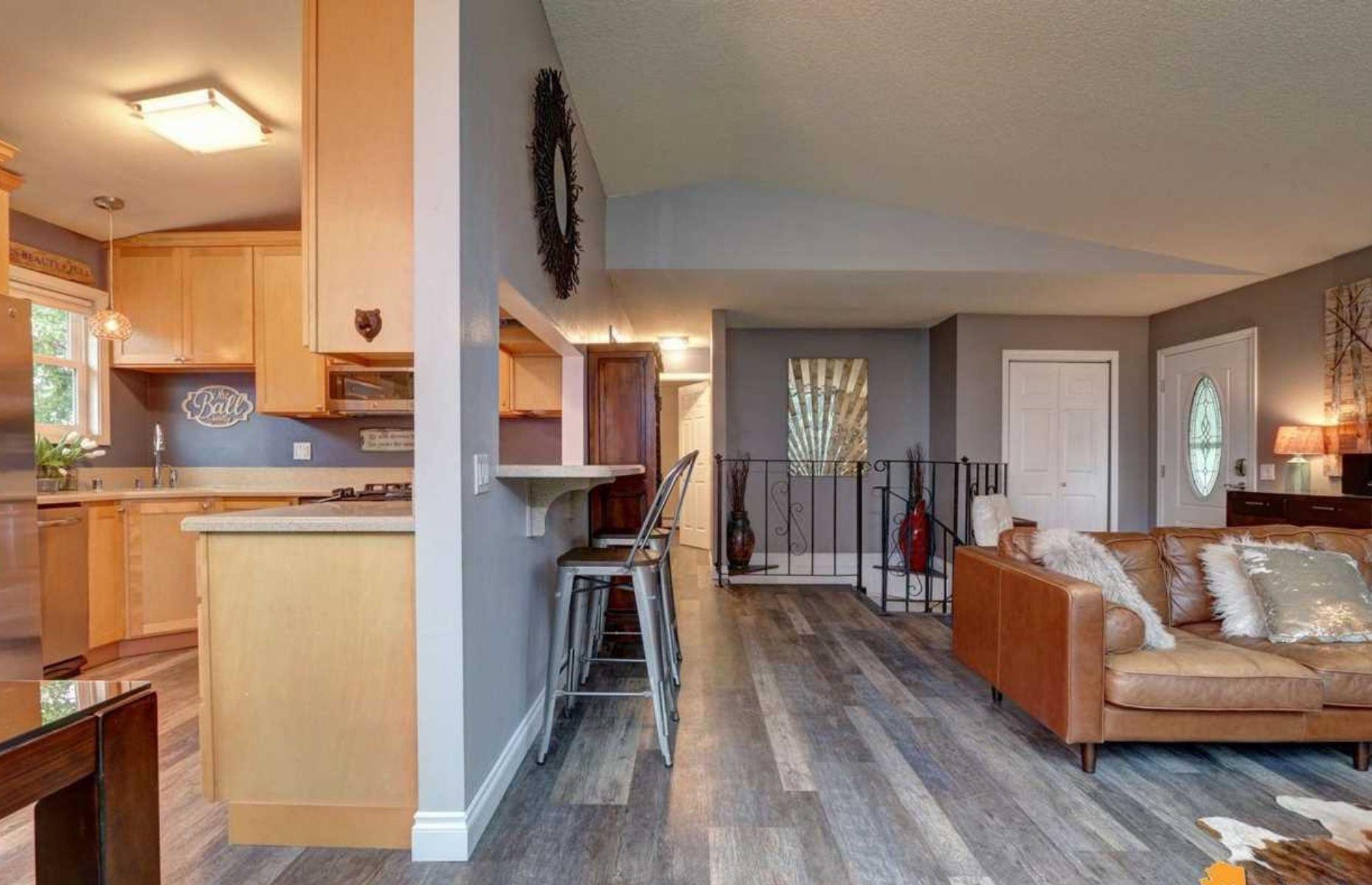 Timber chalet, Anchorage, Alaska: $367,000 (£292k)