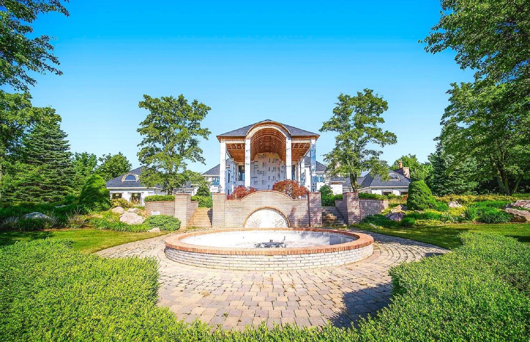 Half-finished mansion, Michigan, USA: £1.5 million ($1.9m)