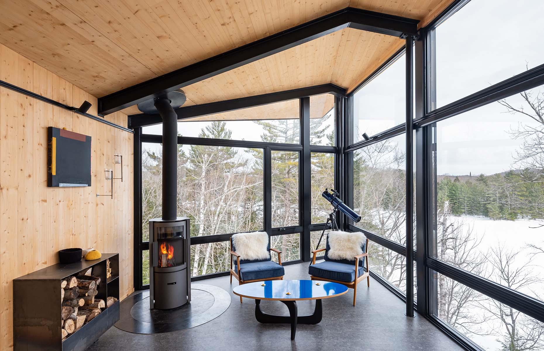 The m.o.r.e. CLT Cabin, La Pêche, Québec