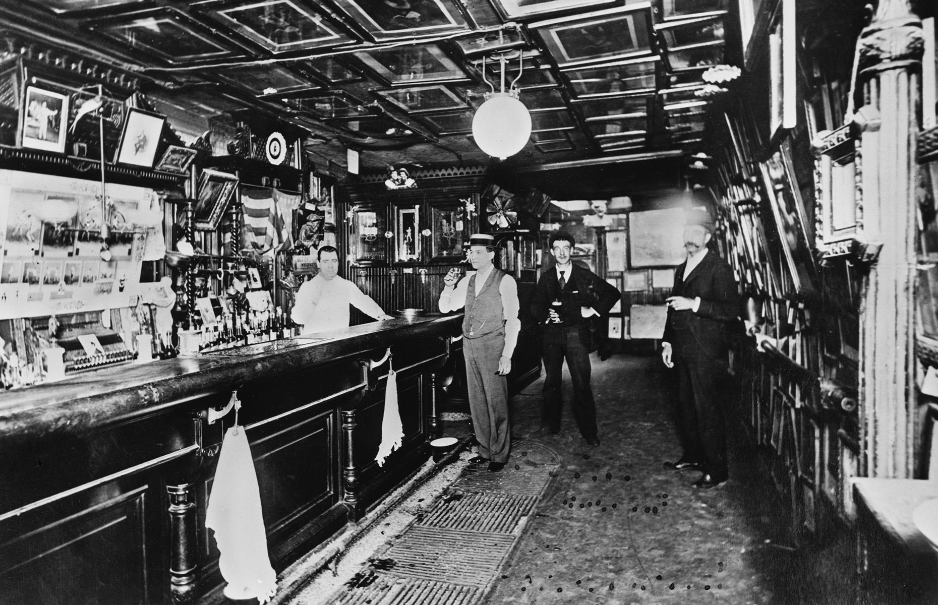 1887: Enjoying a tipple at Brodie’s