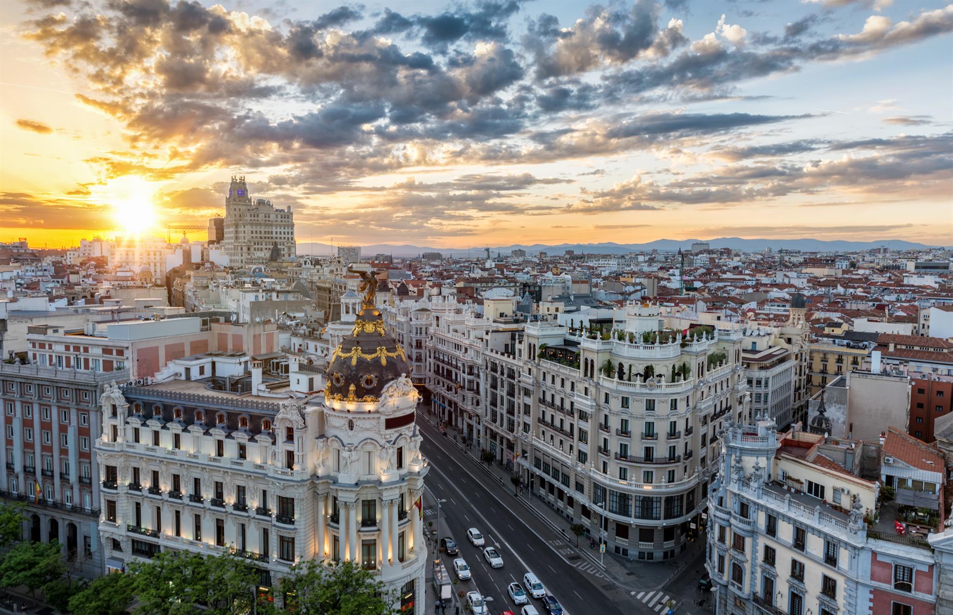 22nd: Spain – 32.4 hrs/week