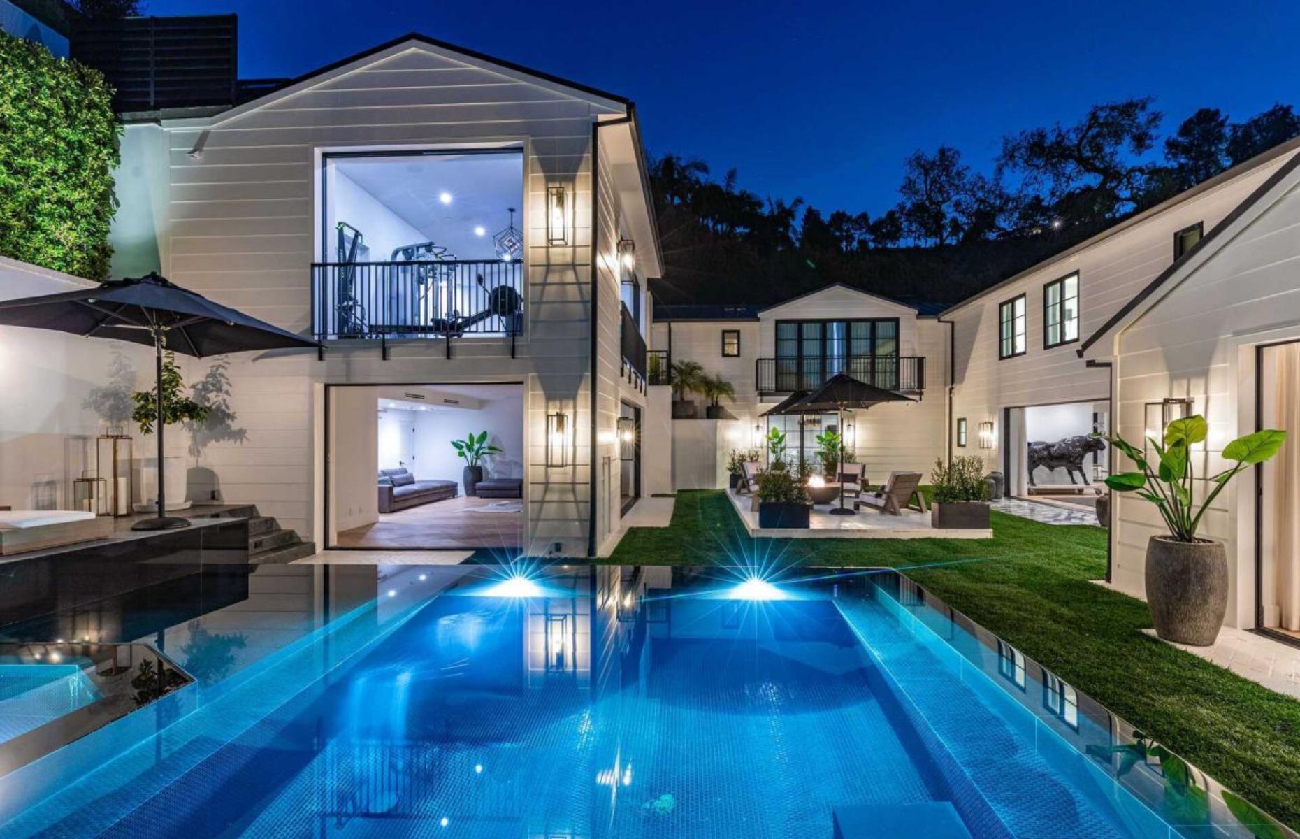 Rihanna’s Beverly Hills manor: $2,666 (£2.1k) per night 