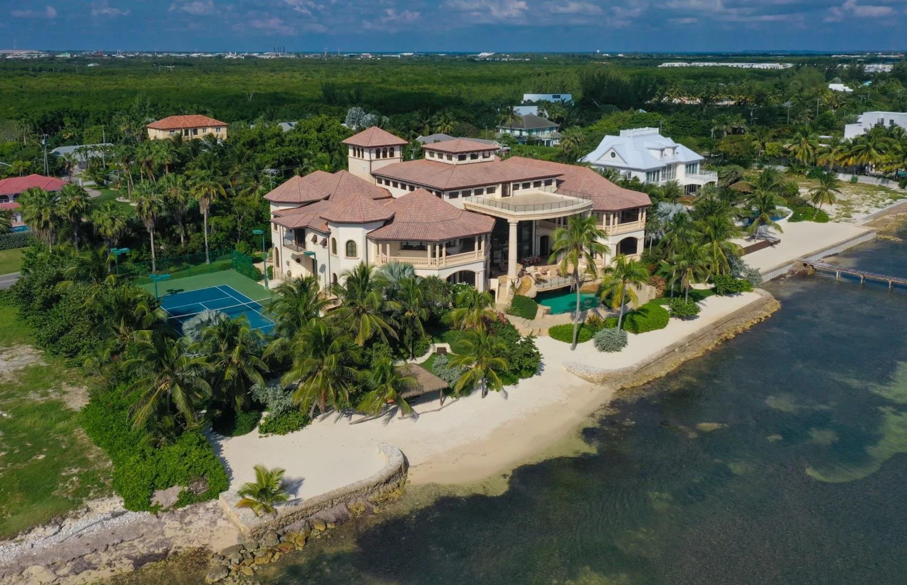 Castillo Caribe, Gran Caimán, Islas Caimán