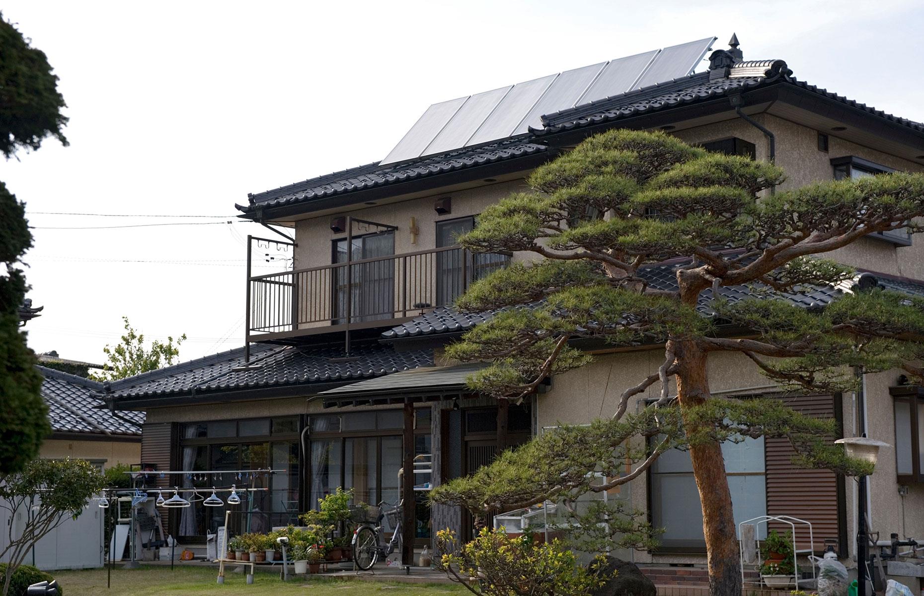 Tokyo requires solar panels for new buildings