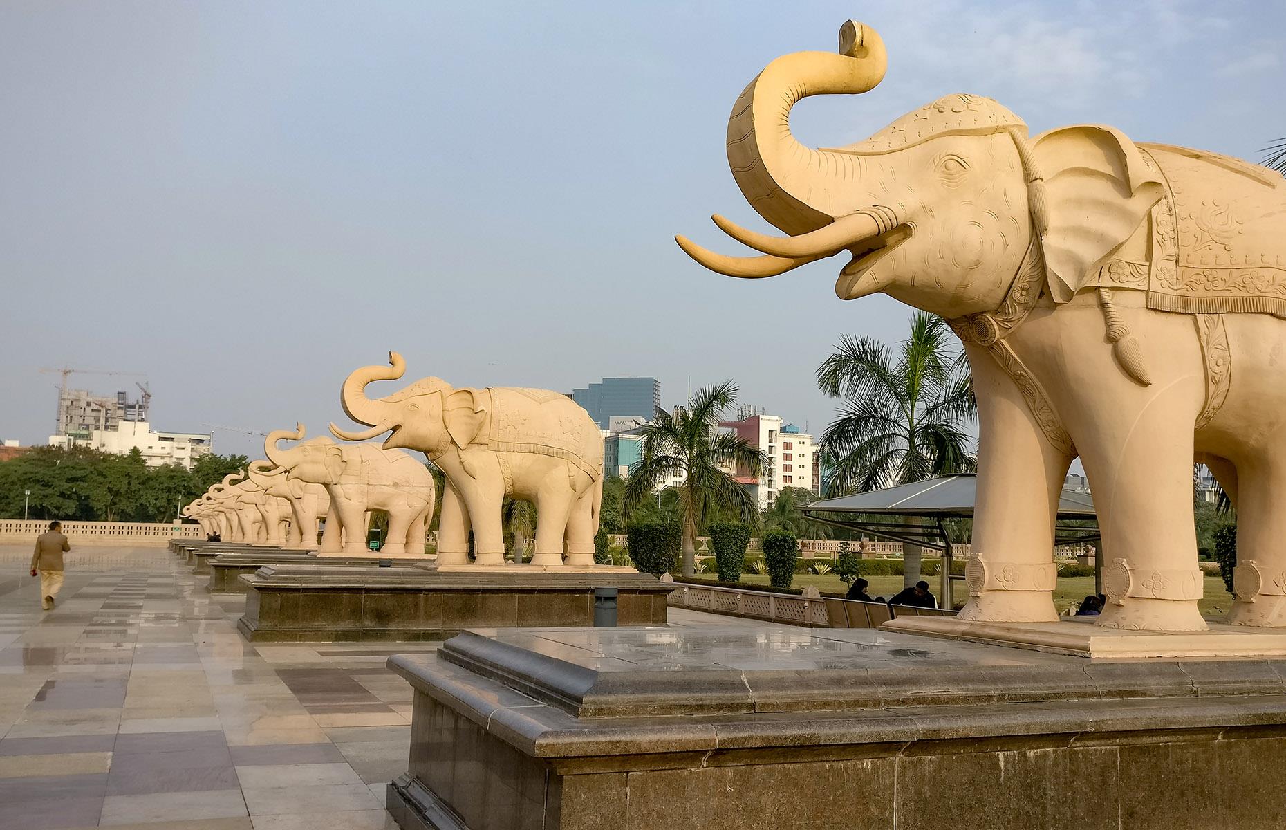 Parques y estatuas de Mayawati, Uttar Pradesh, India: 1.800 millones de dólares (1.700 millones de euros) 
