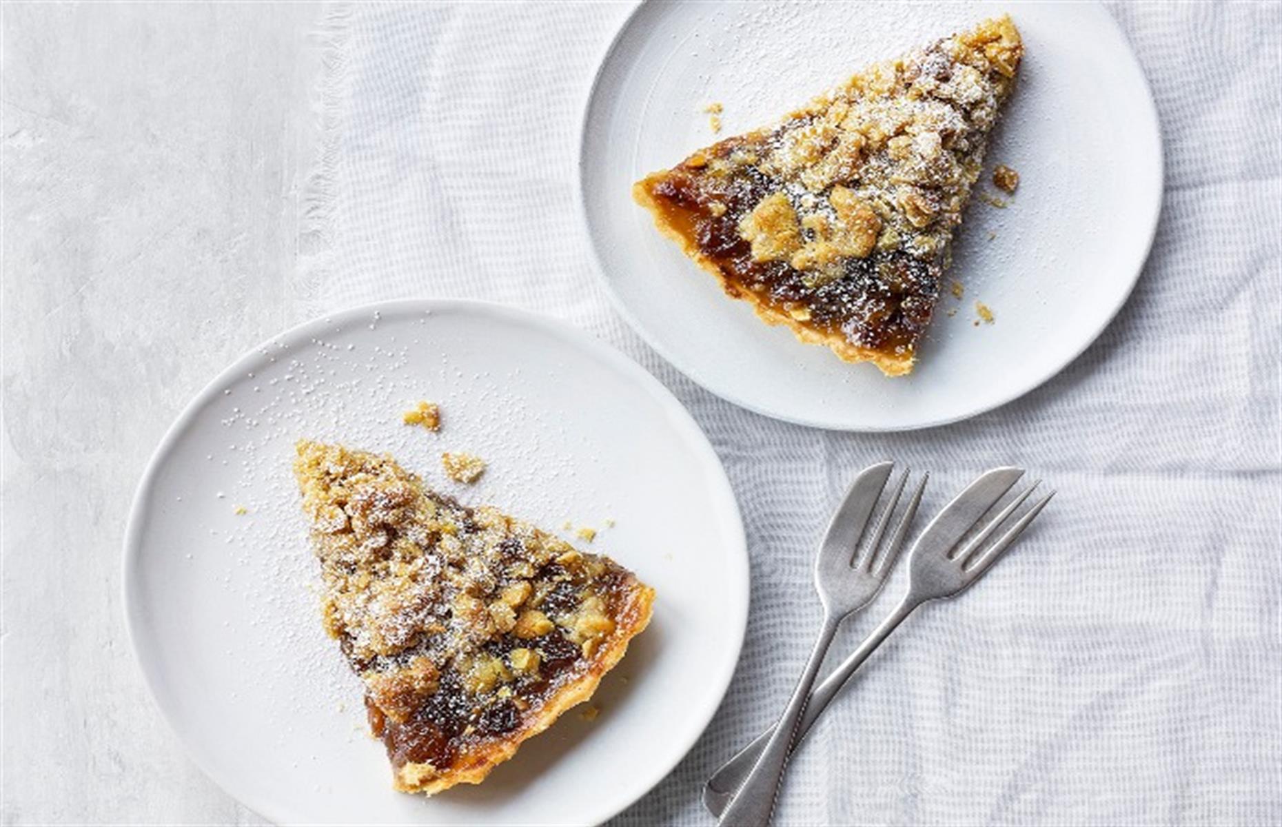Mince pie streusel tart
