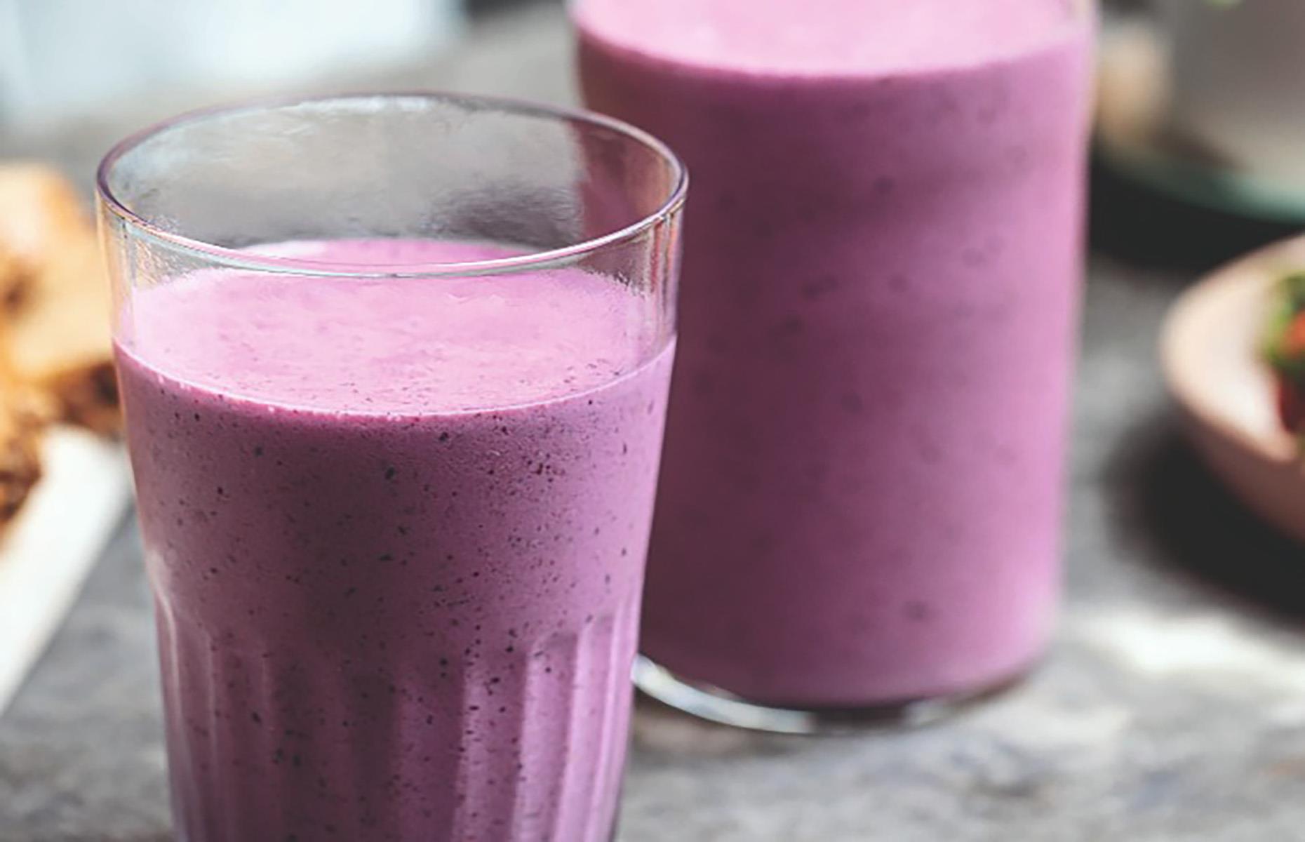 Berry and yogurt breakfast shake