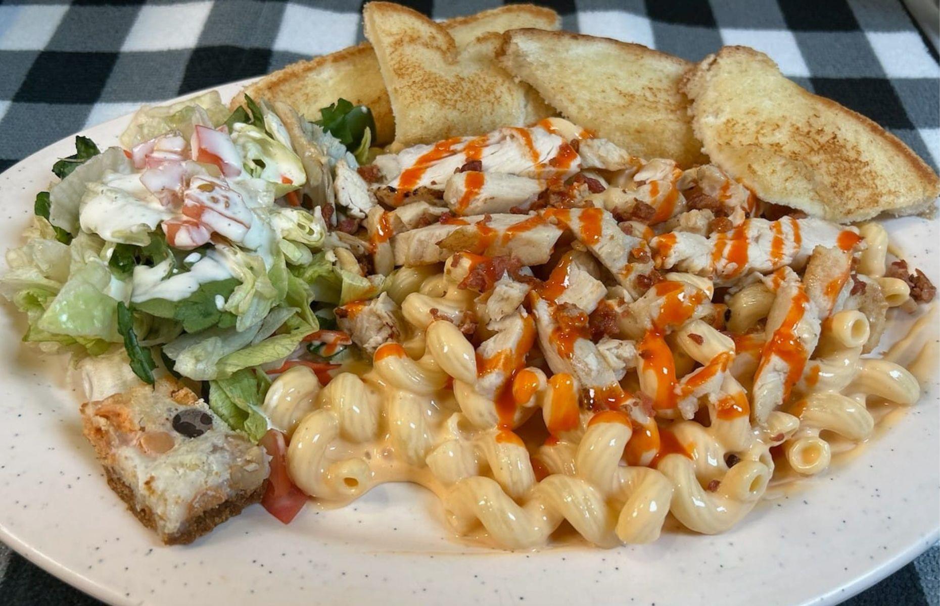 Montana: Cousins Family Restaurant, Plentywood  