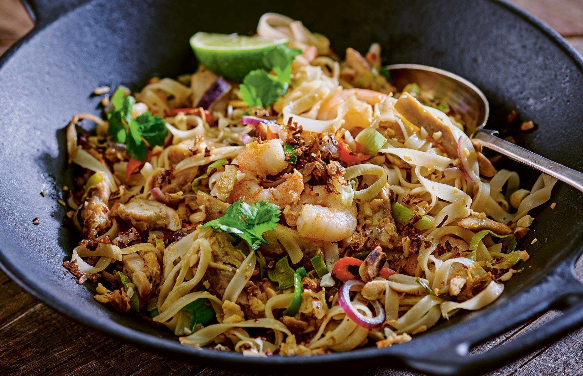Prawn and chicken pad Thai 