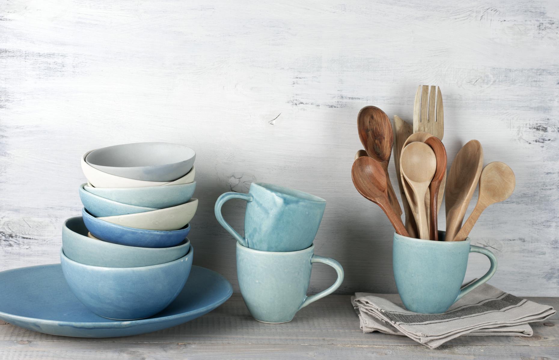 Declutter: crockery